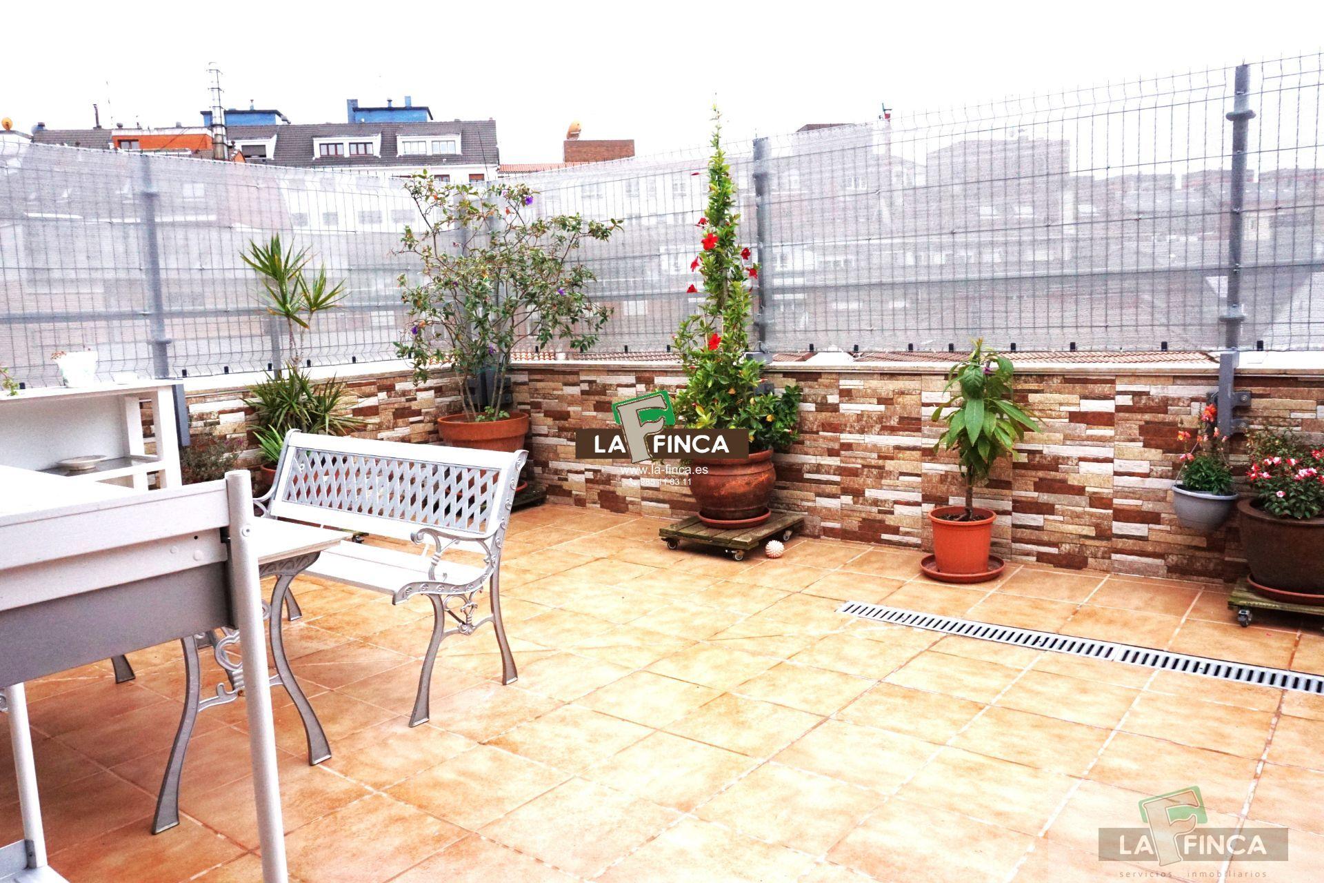 For sale of penthouse in Oviedo