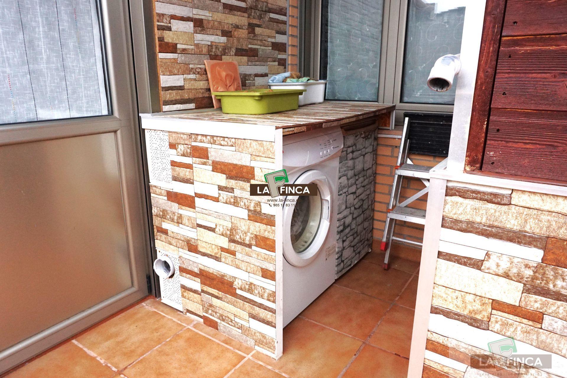 For sale of penthouse in Oviedo