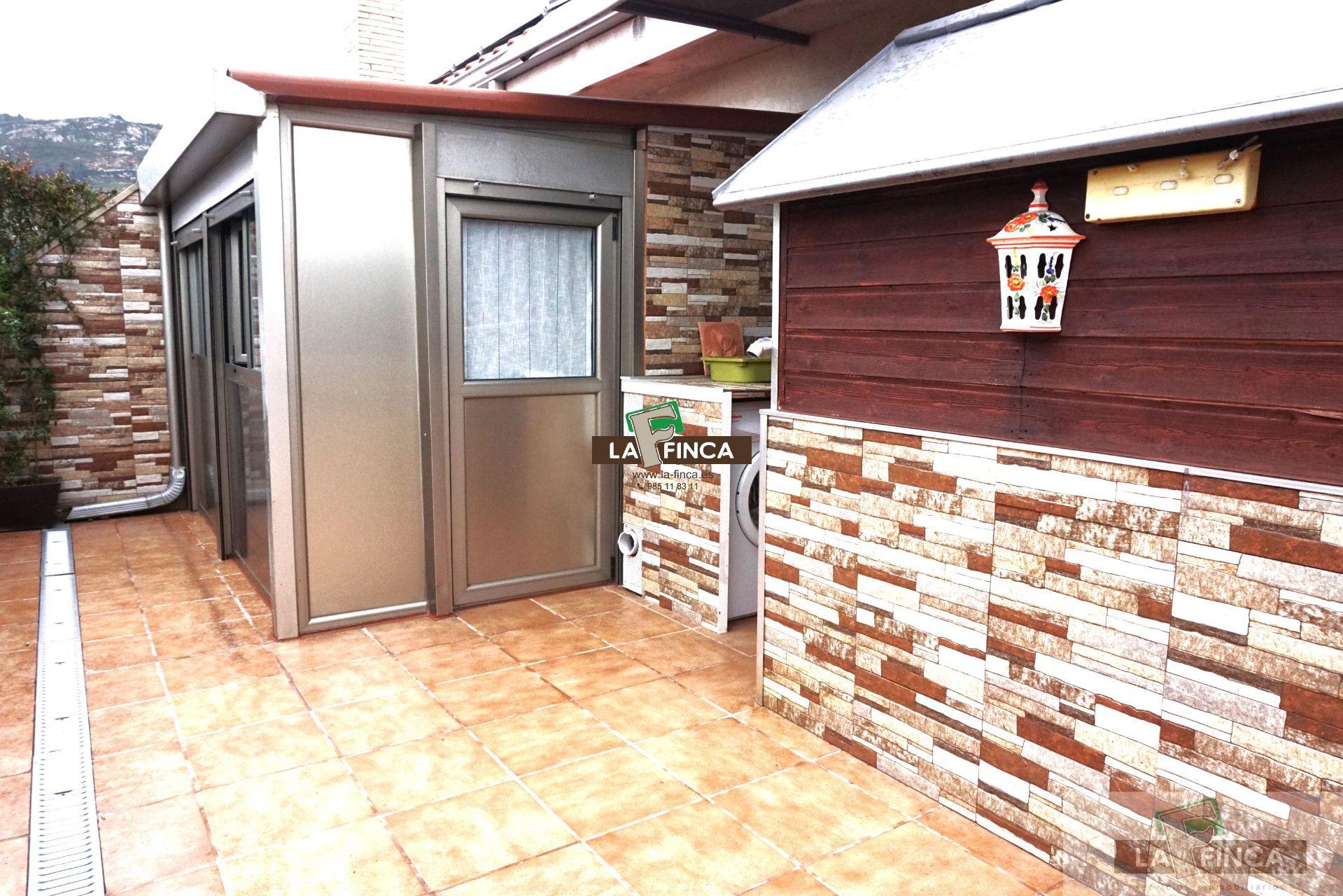 For sale of penthouse in Oviedo