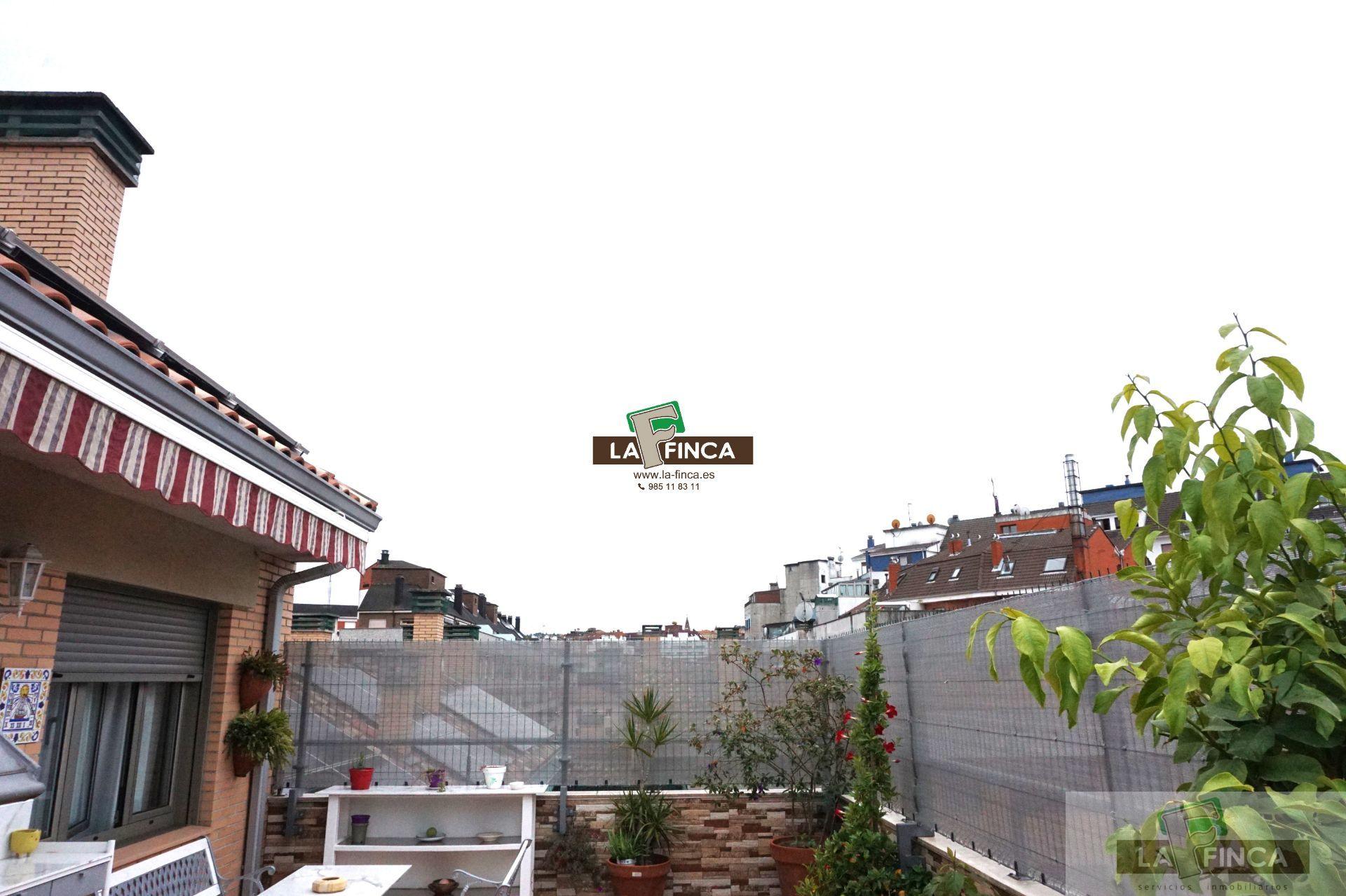 For sale of penthouse in Oviedo