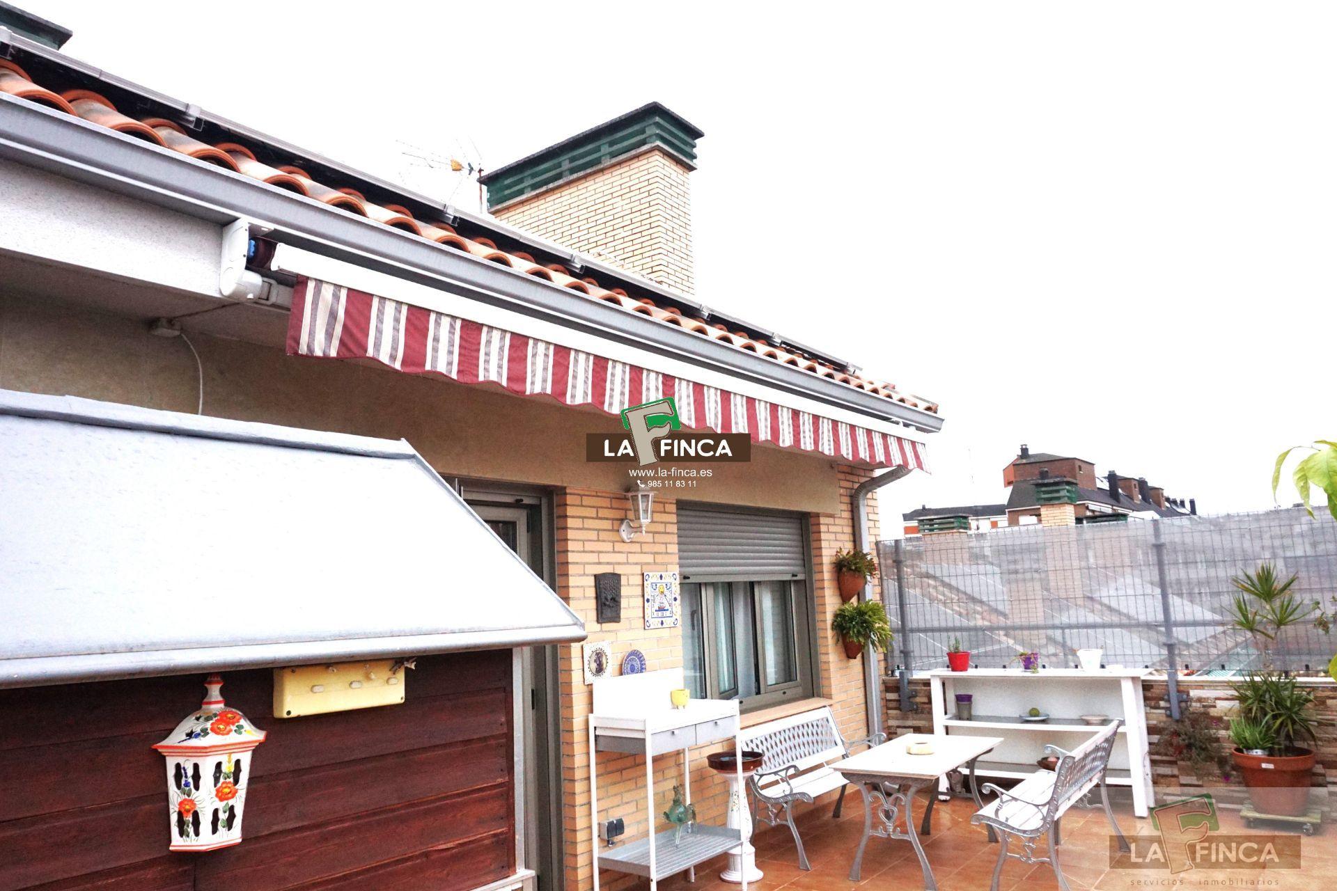For sale of penthouse in Oviedo
