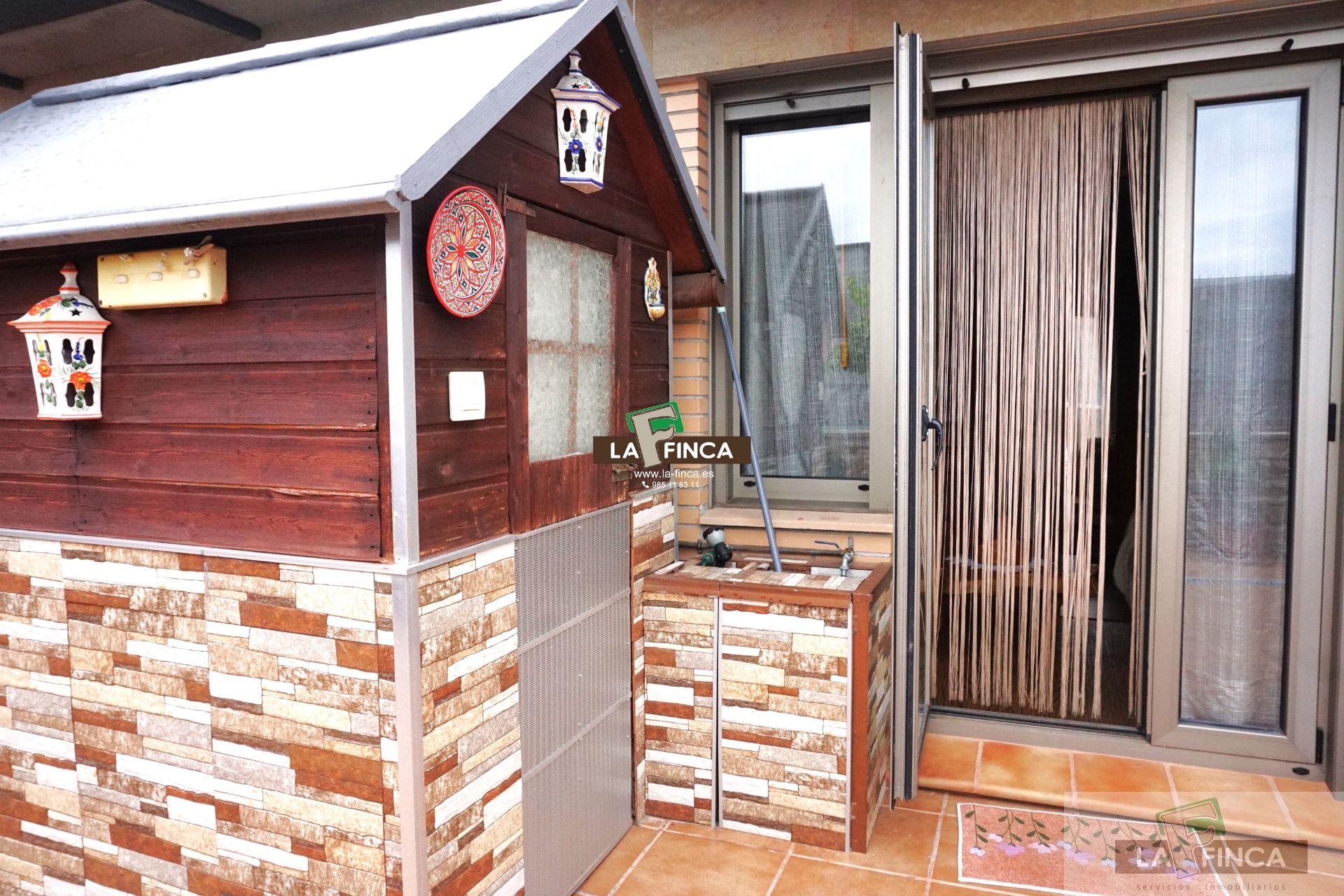 For sale of penthouse in Oviedo