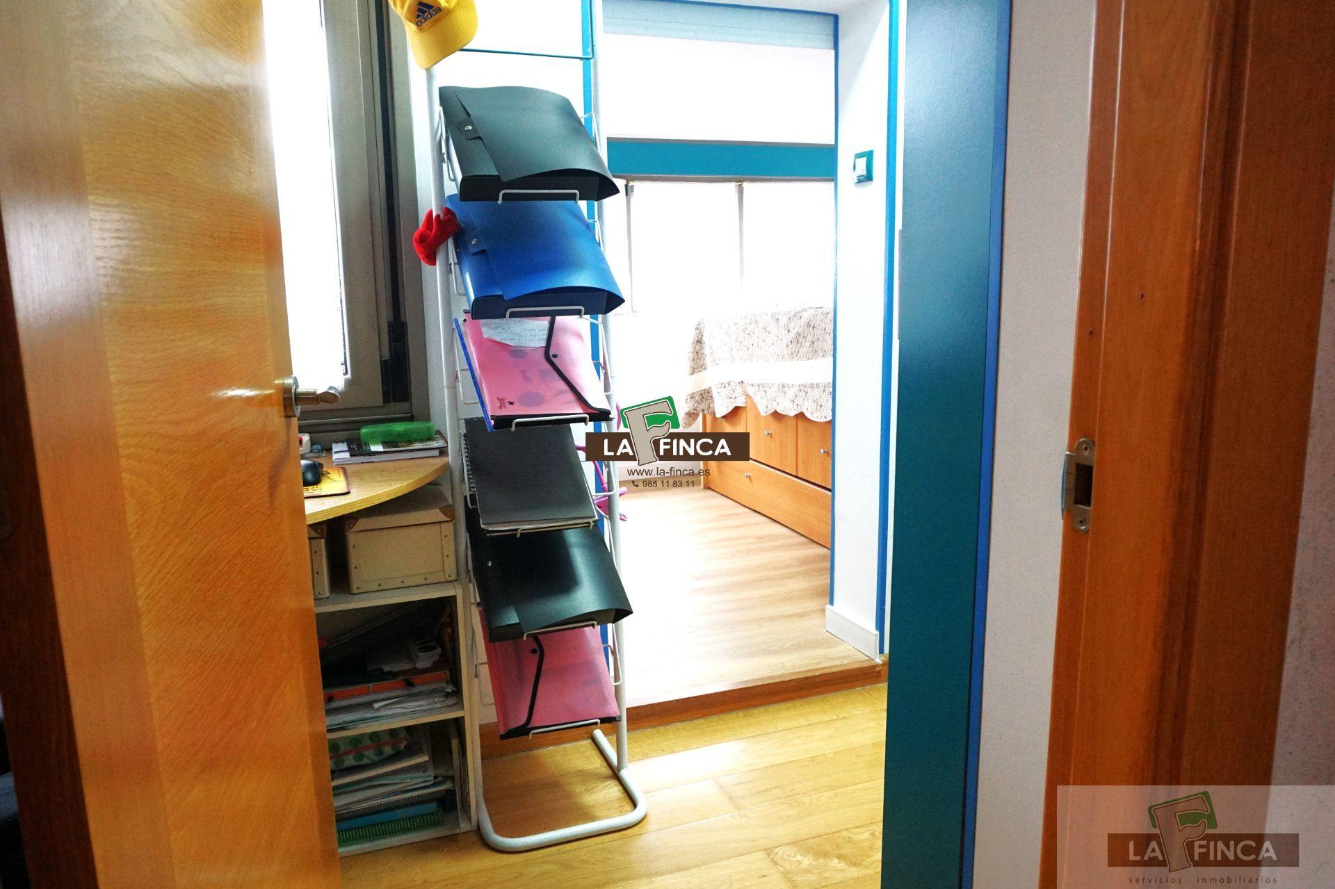 For sale of penthouse in Oviedo