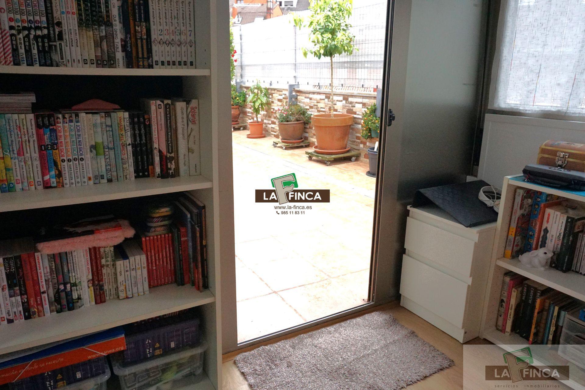 For sale of penthouse in Oviedo