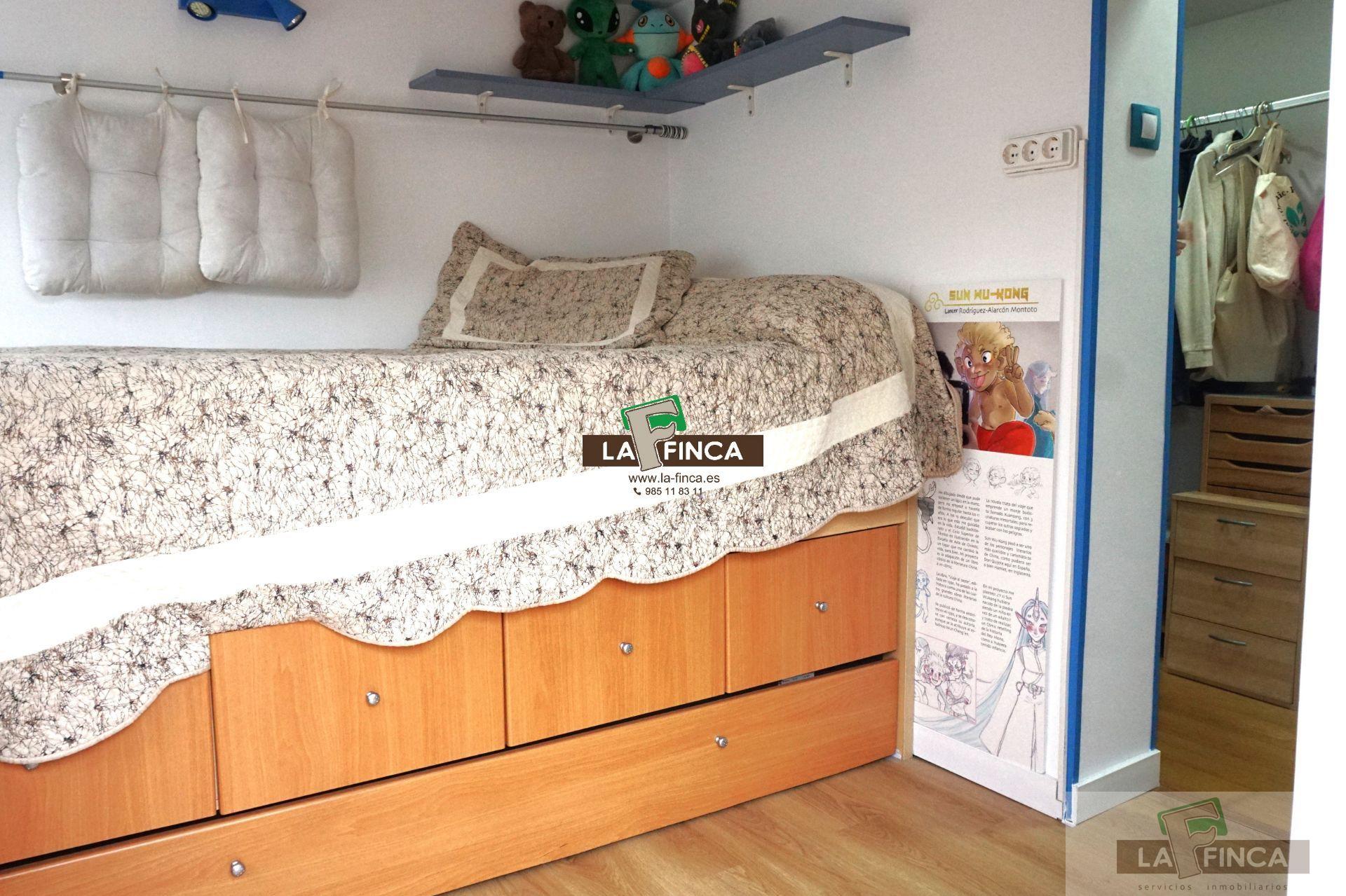 For sale of penthouse in Oviedo