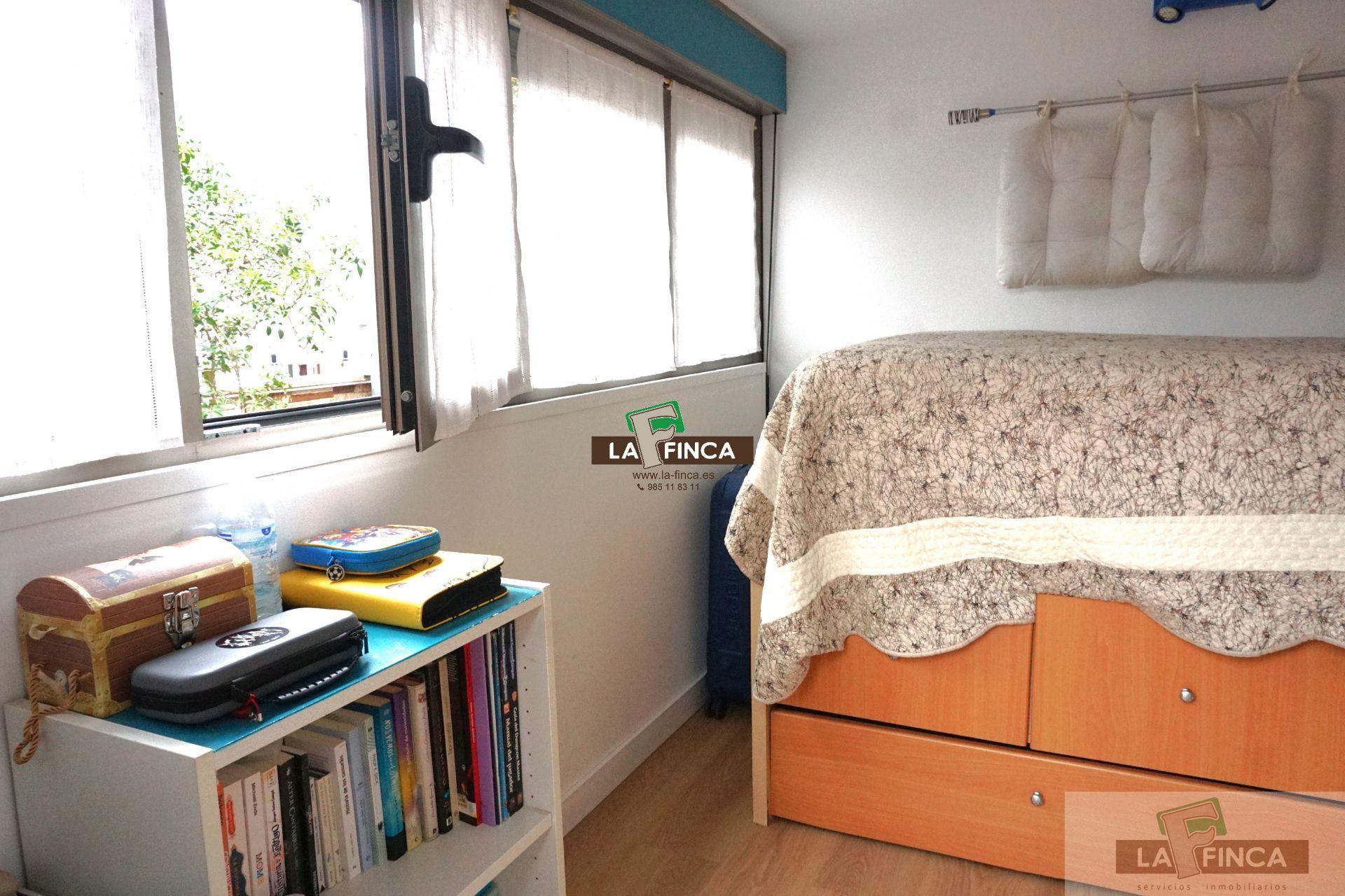 For sale of penthouse in Oviedo