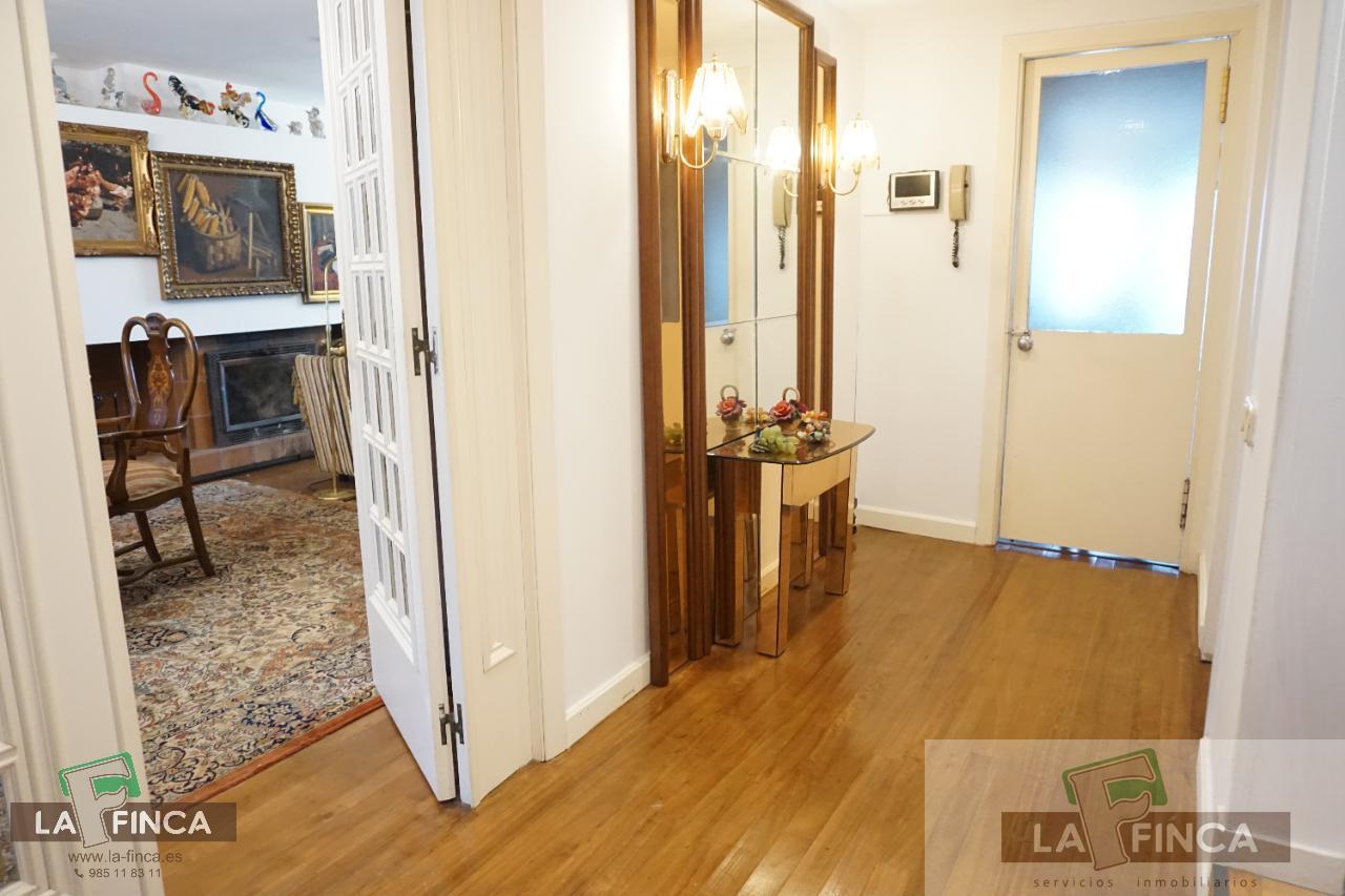 For sale of chalet in Llanera