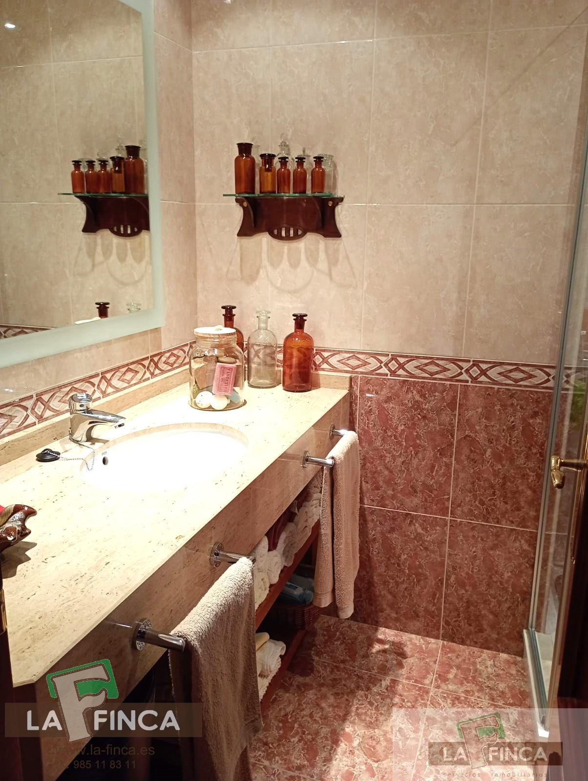 For sale of flat in Siero