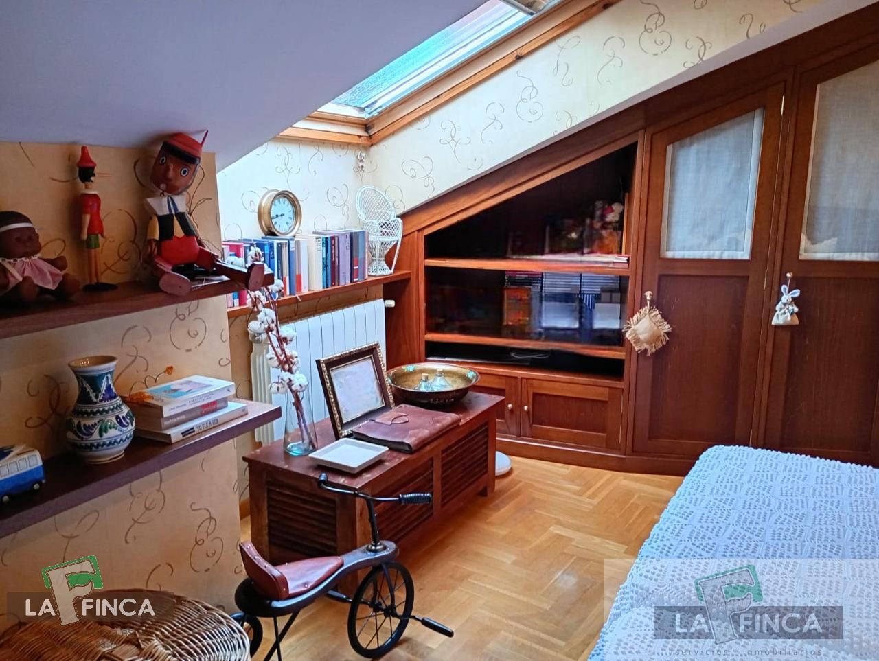 For sale of flat in Siero