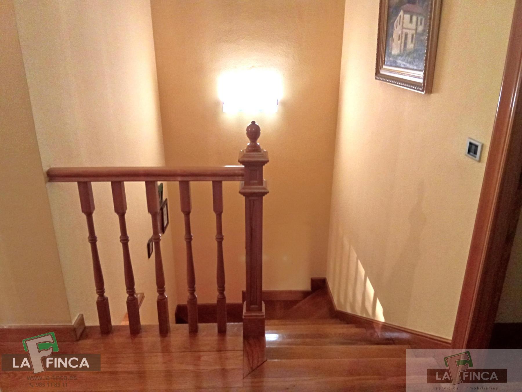 For sale of duplex in Oviedo