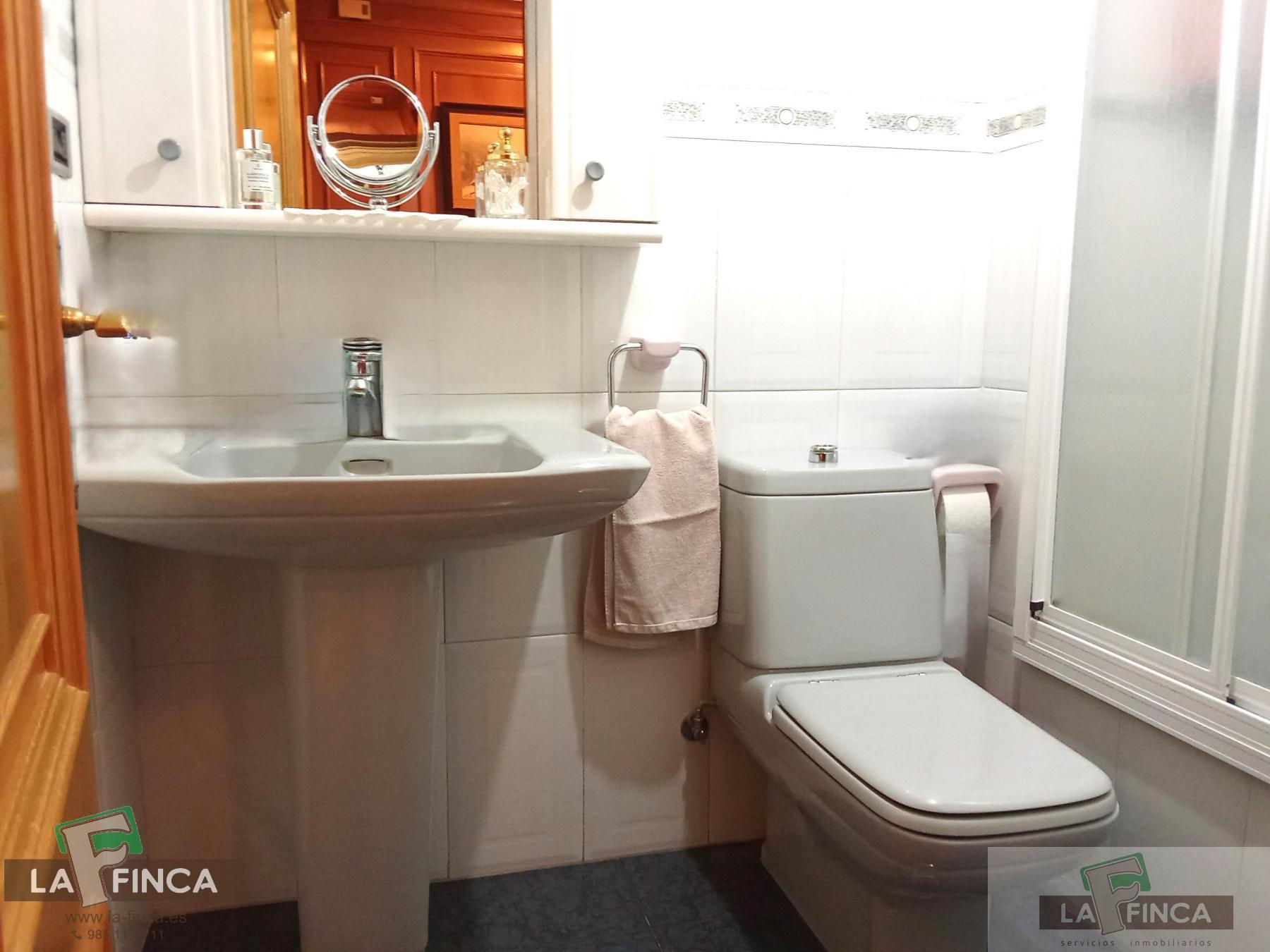 For sale of duplex in Oviedo