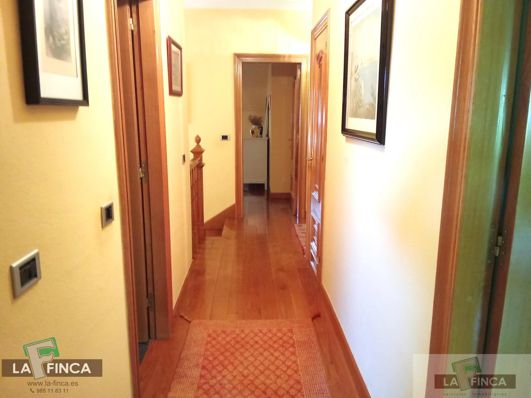 For sale of duplex in Oviedo