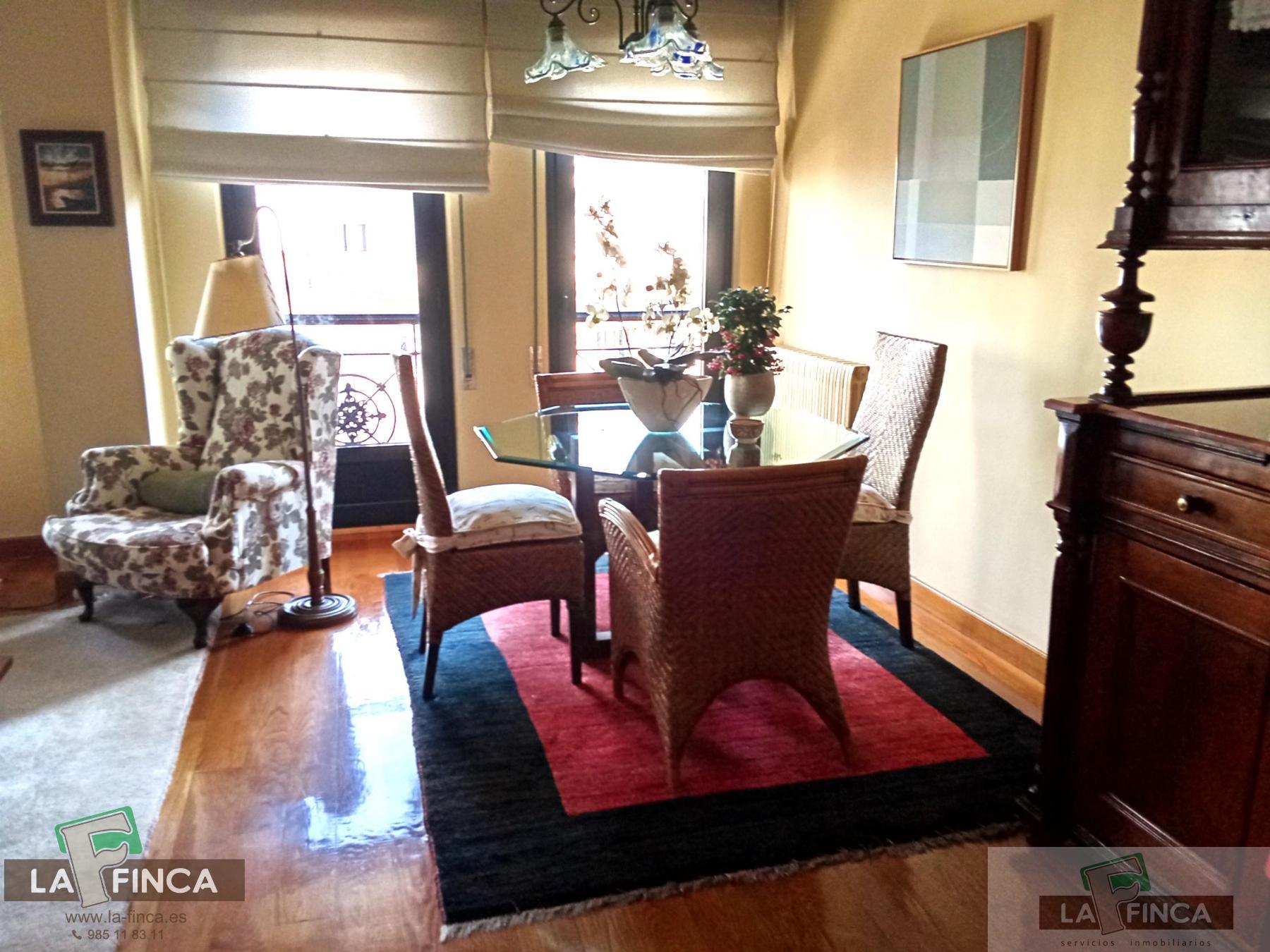 For sale of duplex in Oviedo