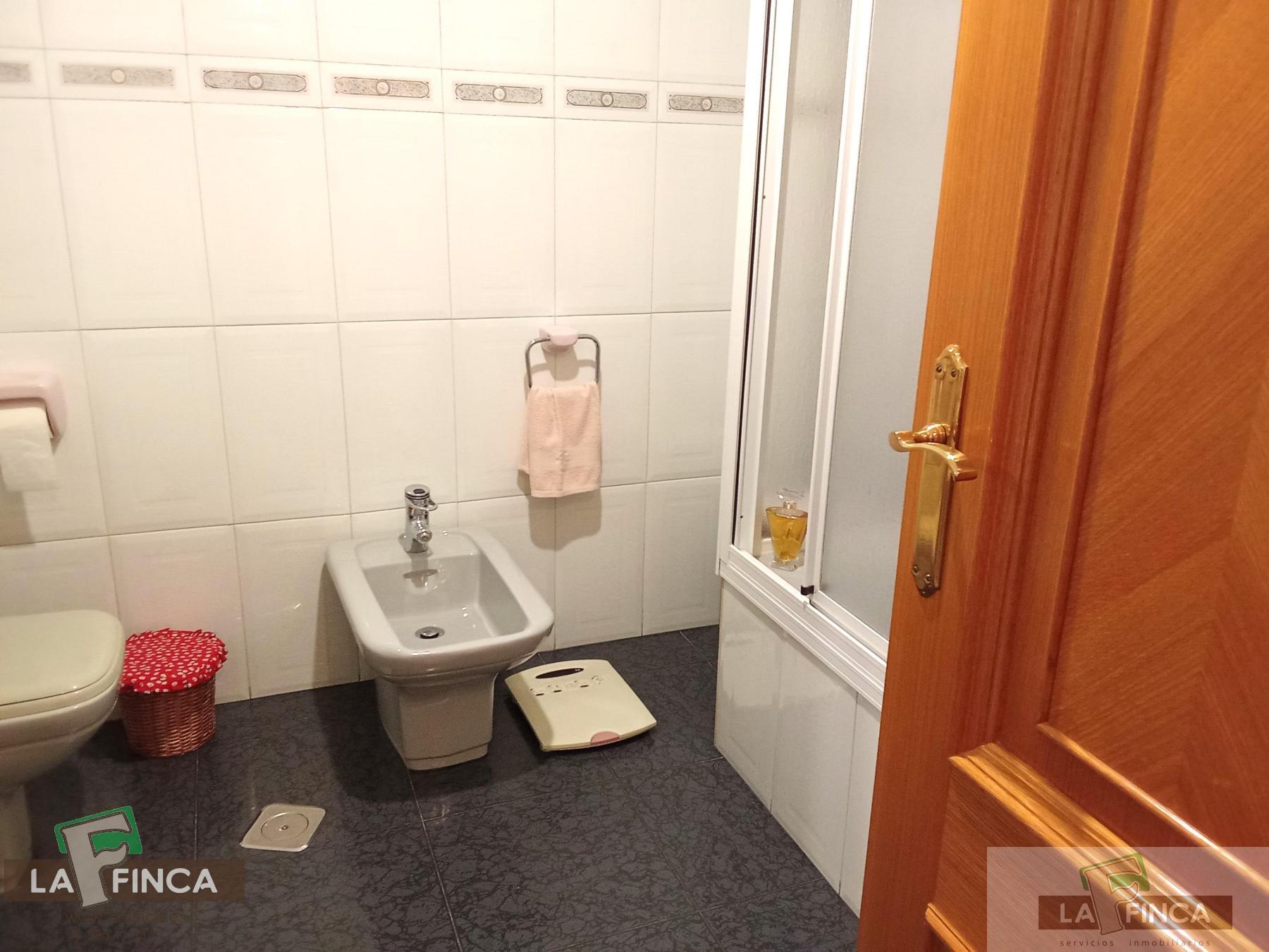 For sale of duplex in Oviedo