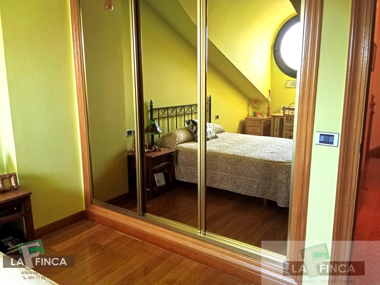 For sale of duplex in Oviedo