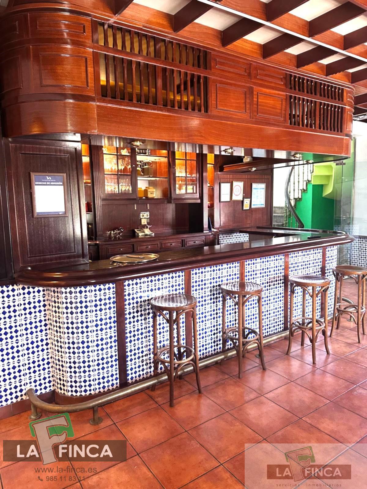 For sale of commercial in Oviedo