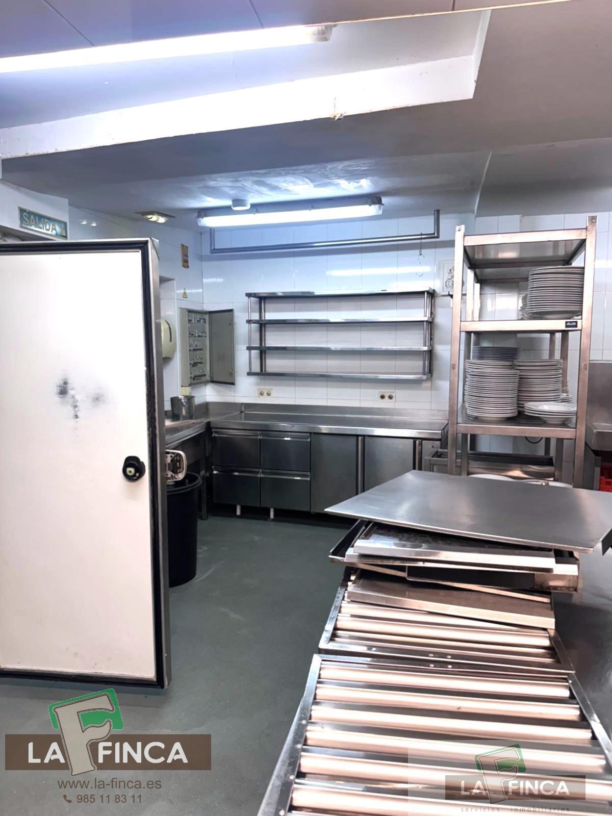 For sale of commercial in Oviedo