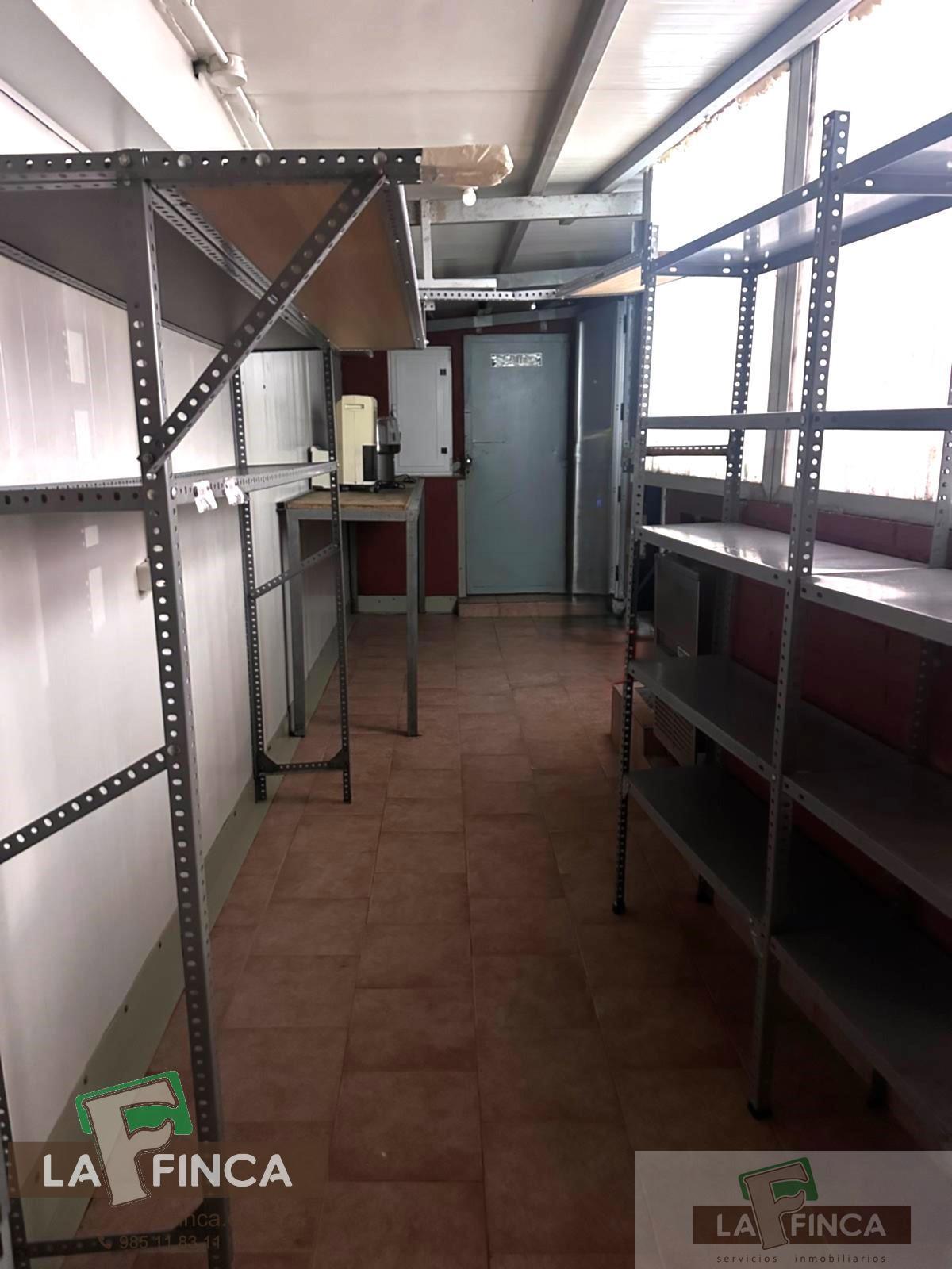 For sale of commercial in Oviedo