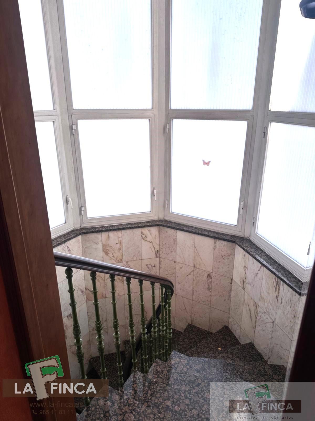For sale of commercial in Oviedo