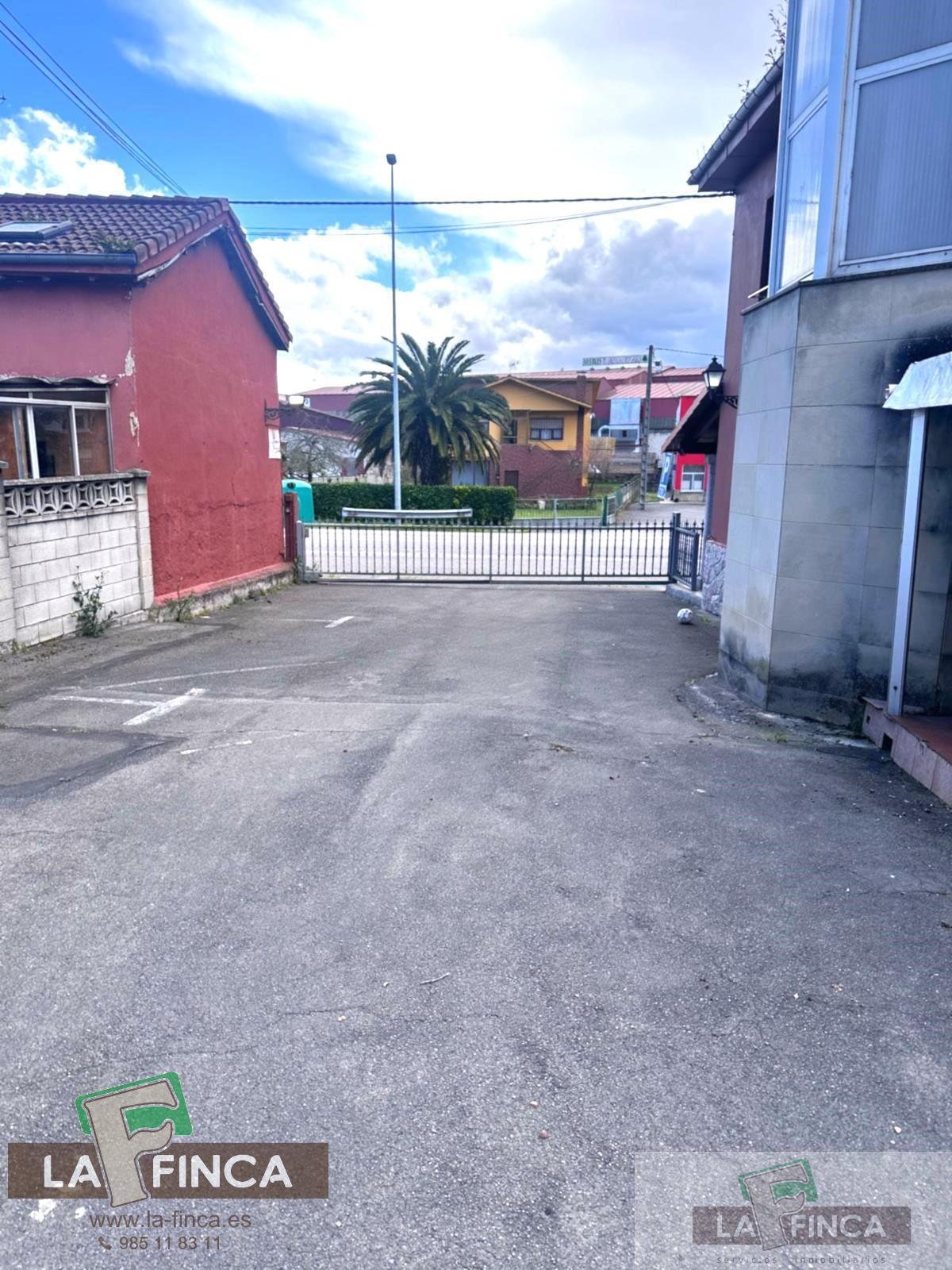 For sale of commercial in Oviedo