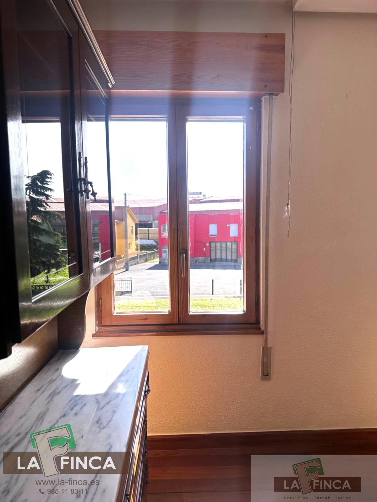 For sale of commercial in Oviedo