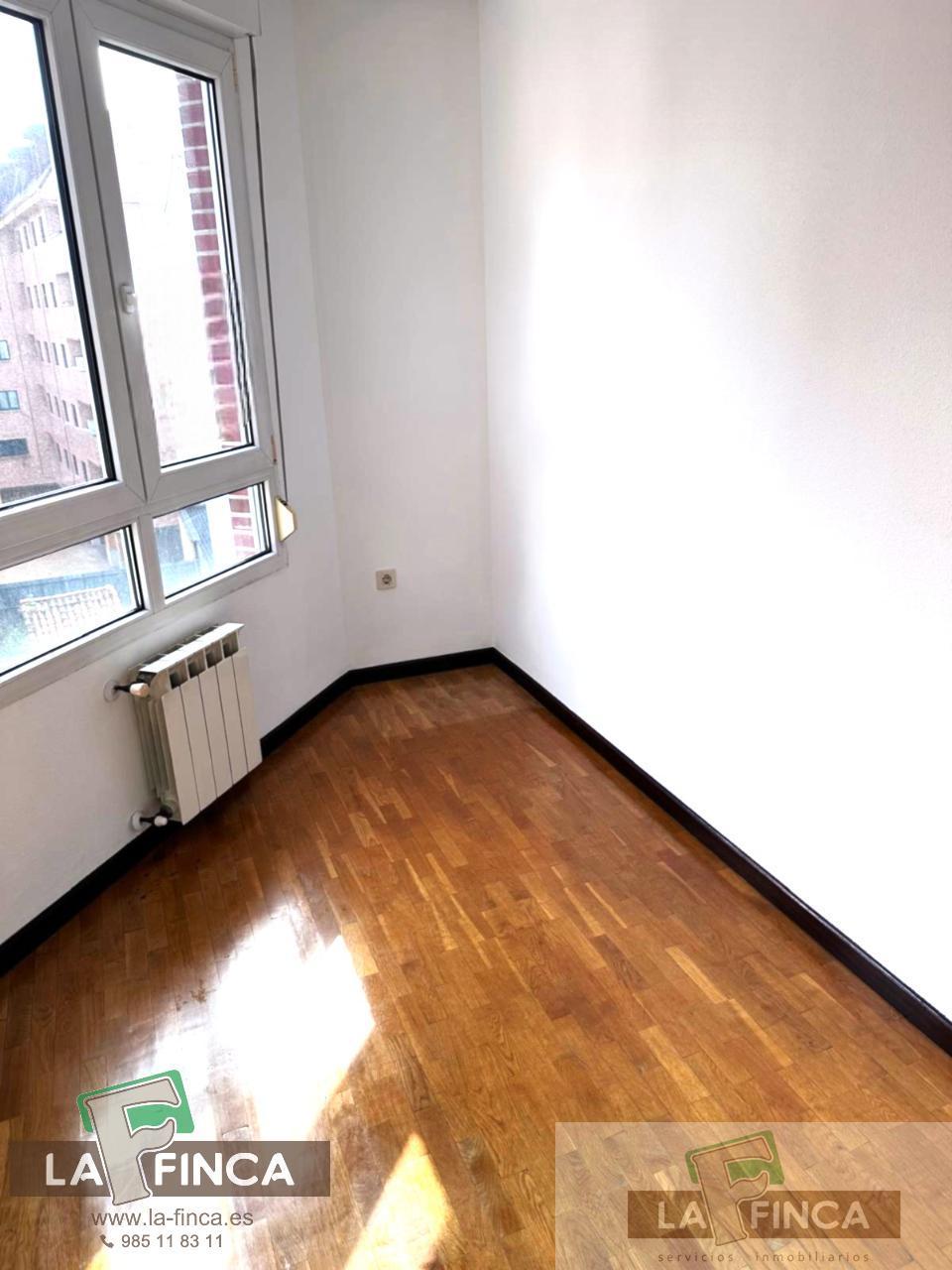For sale of flat in Oviedo