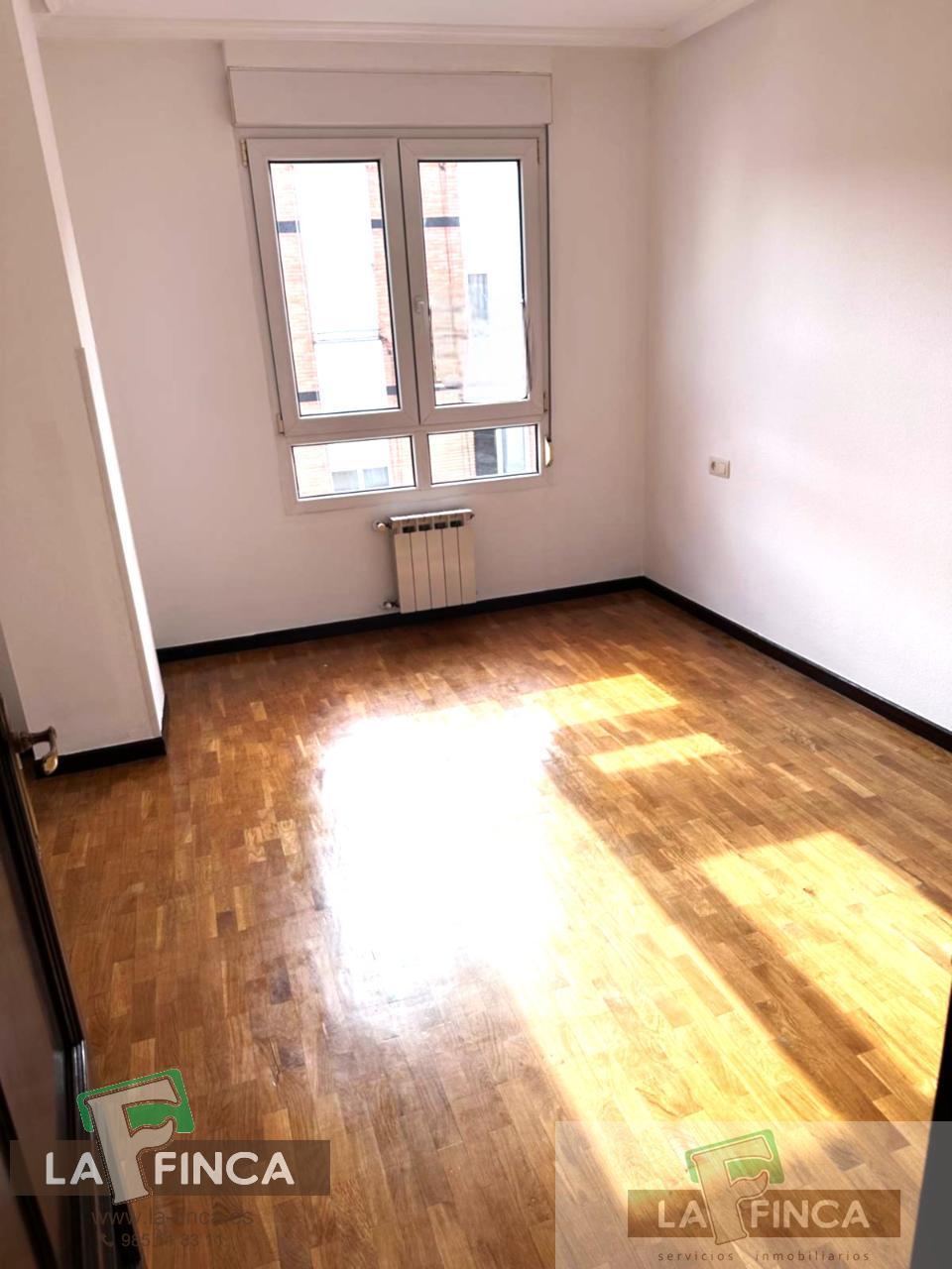For sale of flat in Oviedo