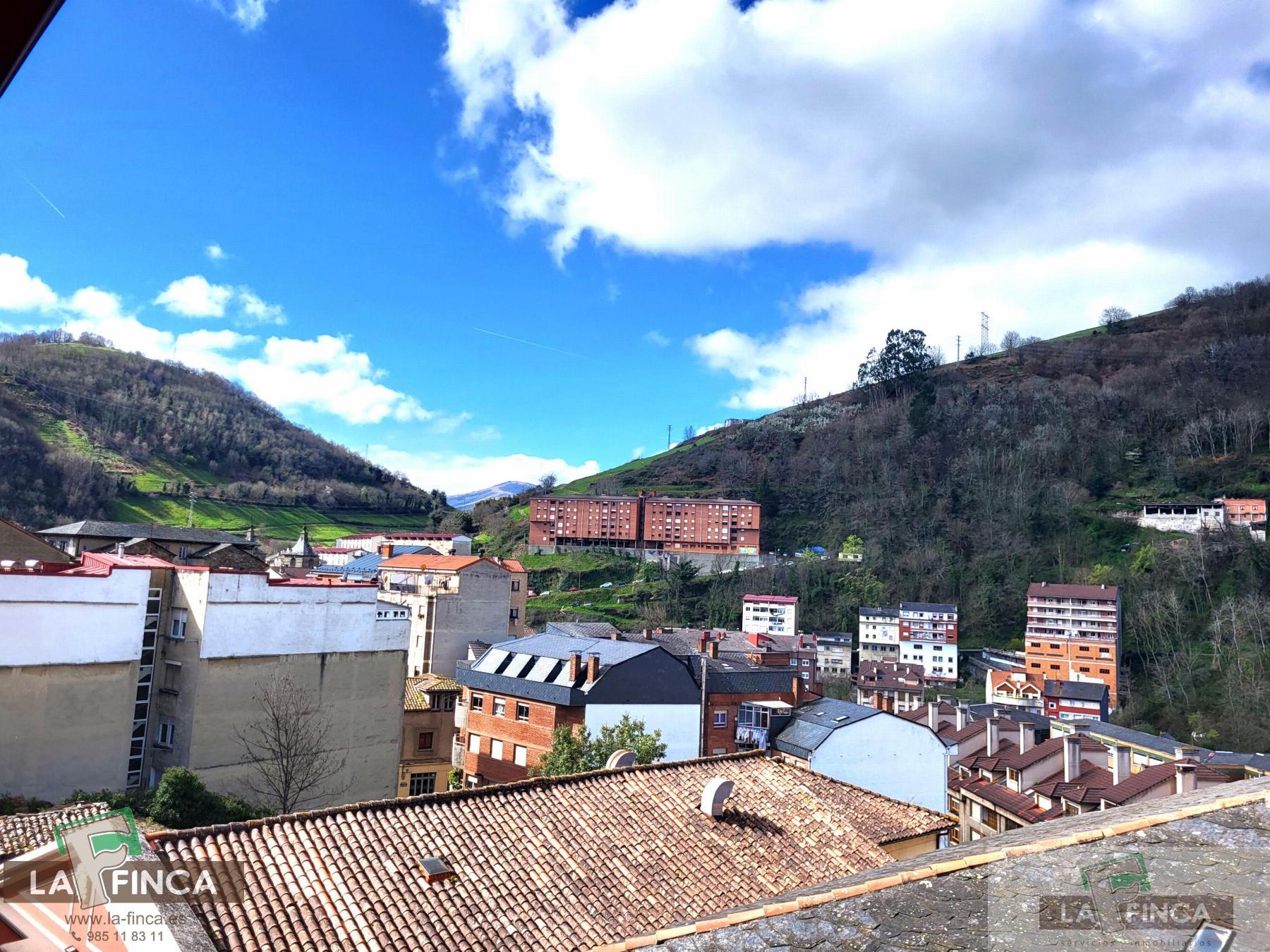 For sale of flat in Cangas del Narcea