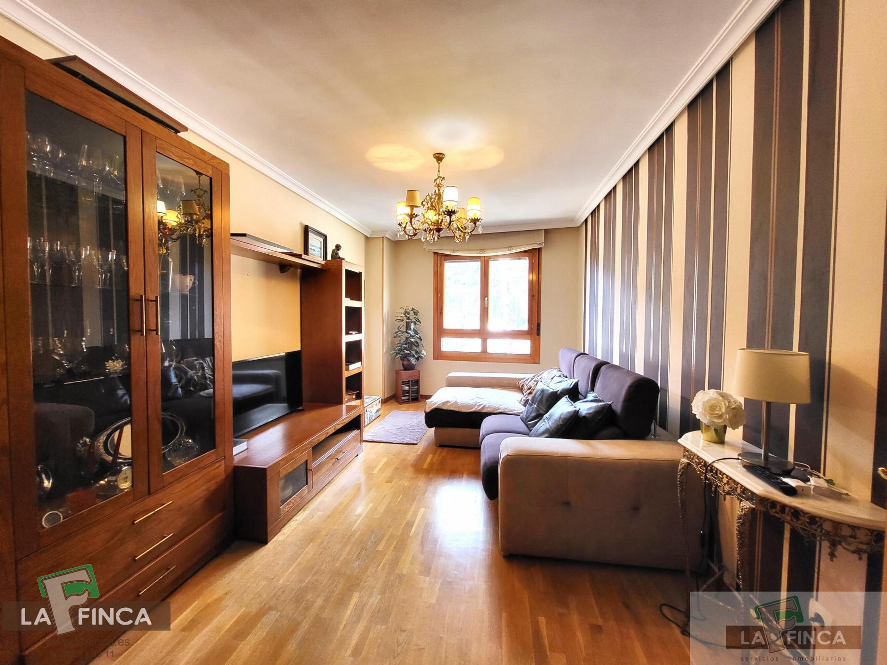 For sale of flat in Cangas del Narcea
