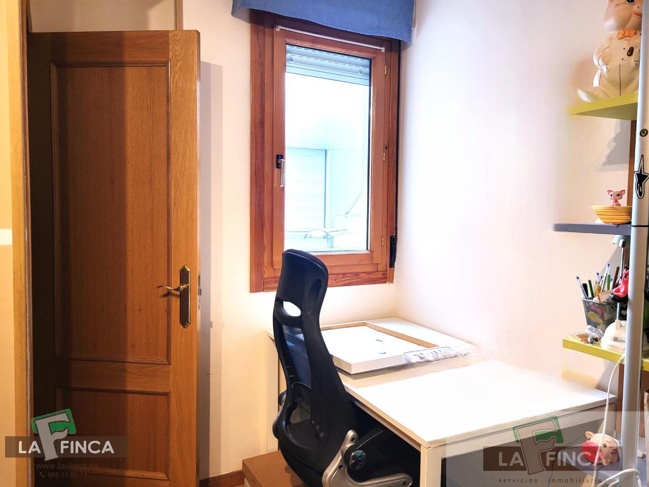 For sale of flat in Cangas del Narcea