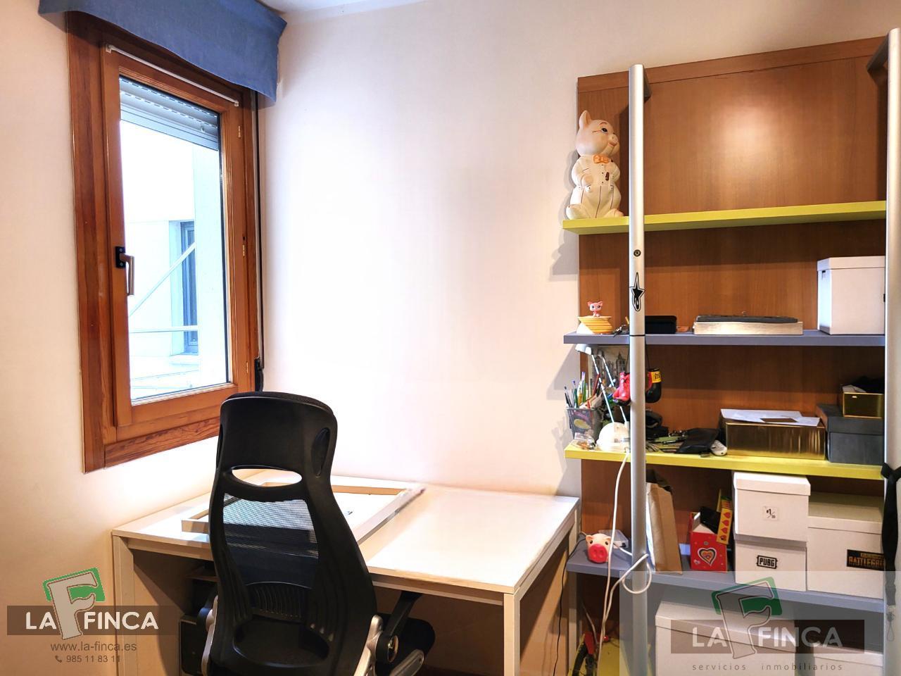 For sale of flat in Cangas del Narcea