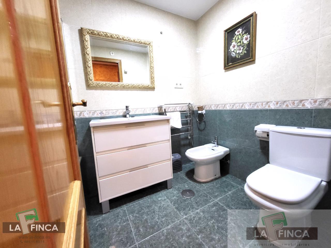 For sale of flat in Cangas del Narcea