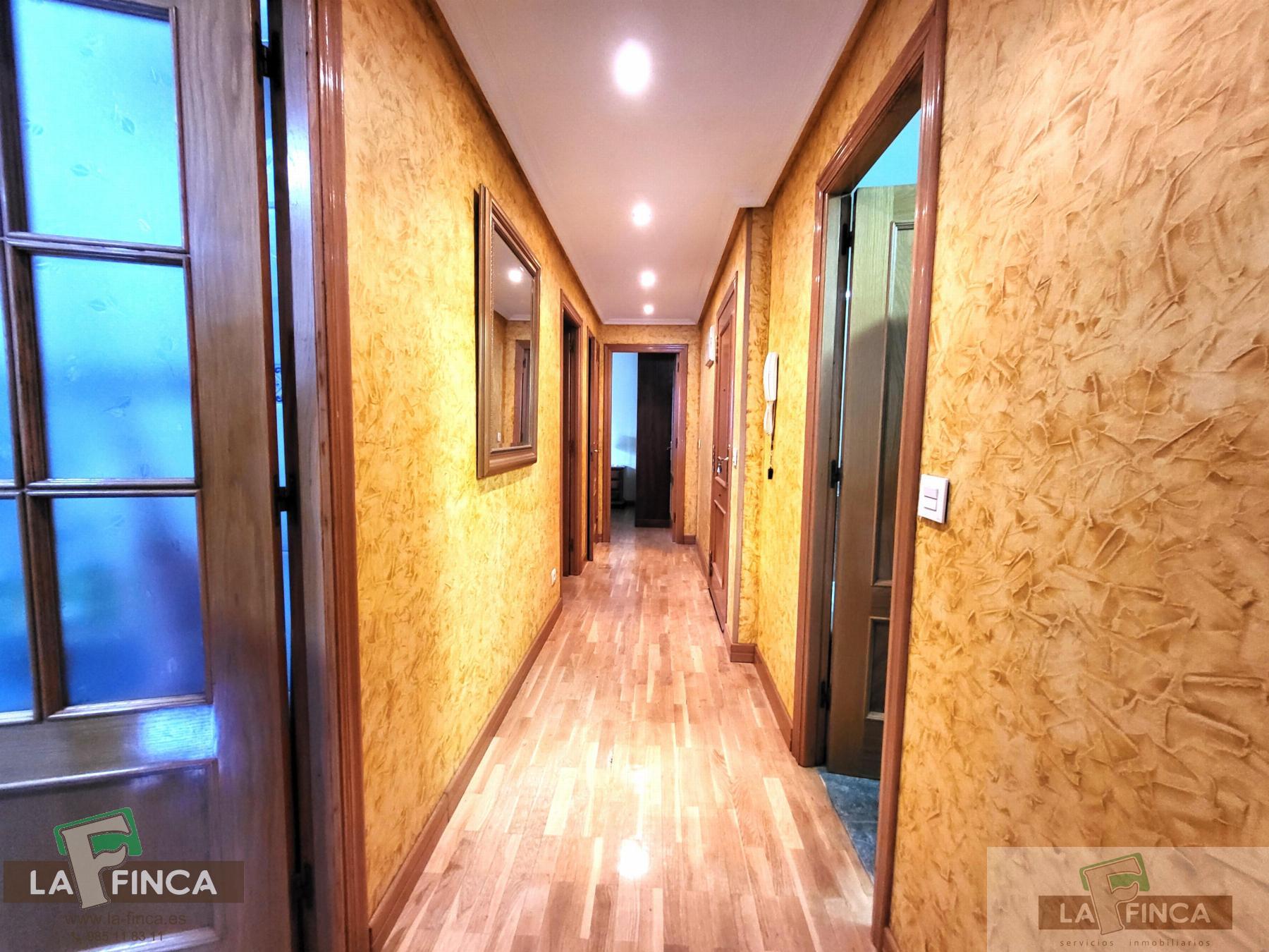 For sale of flat in Cangas del Narcea