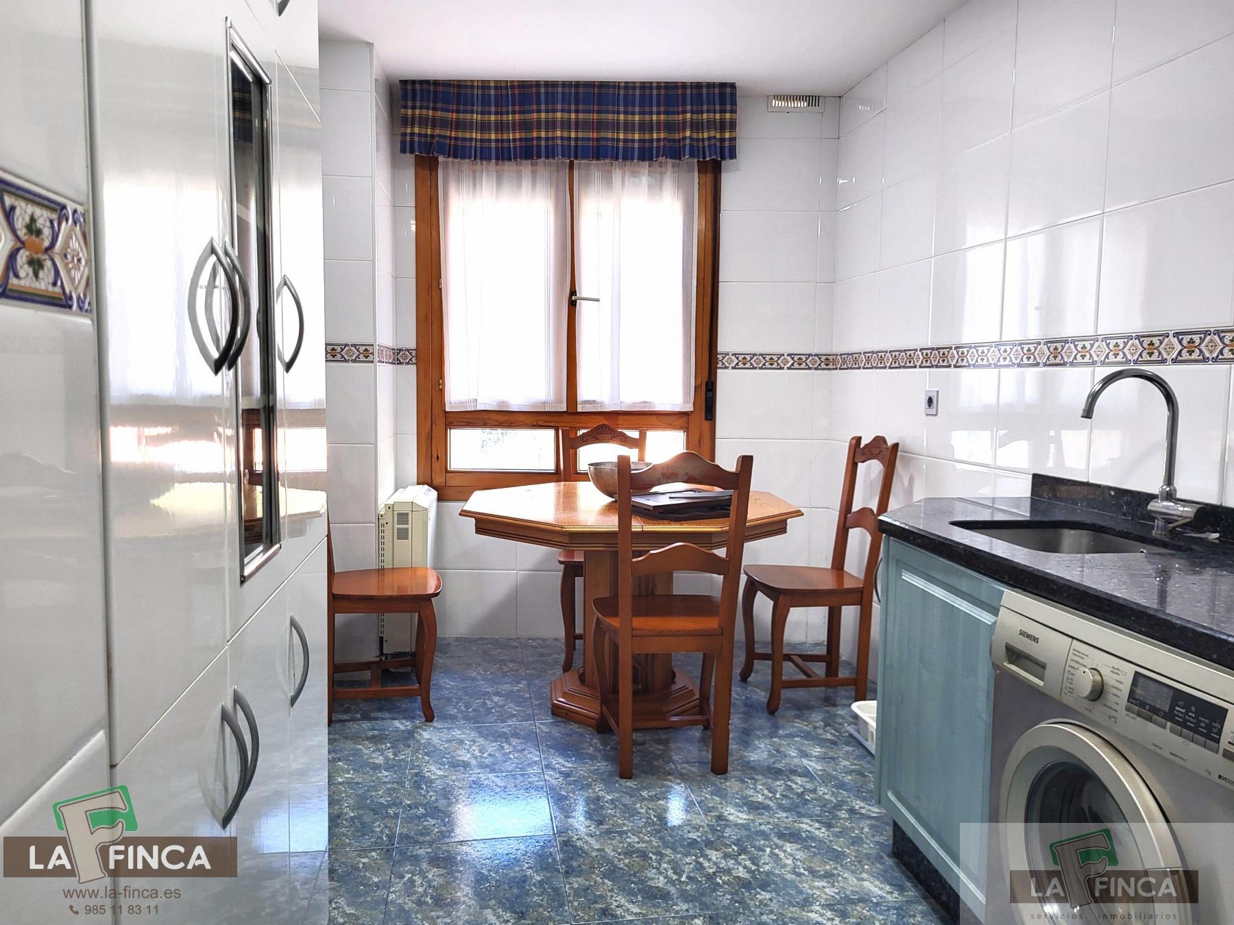 For sale of flat in Cangas del Narcea