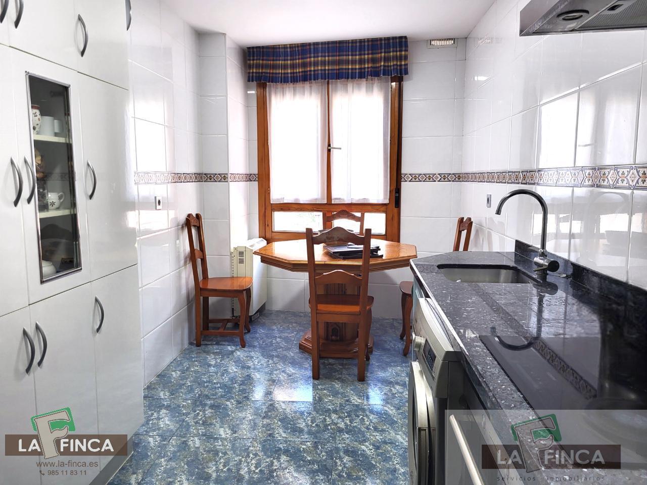 For sale of flat in Cangas del Narcea
