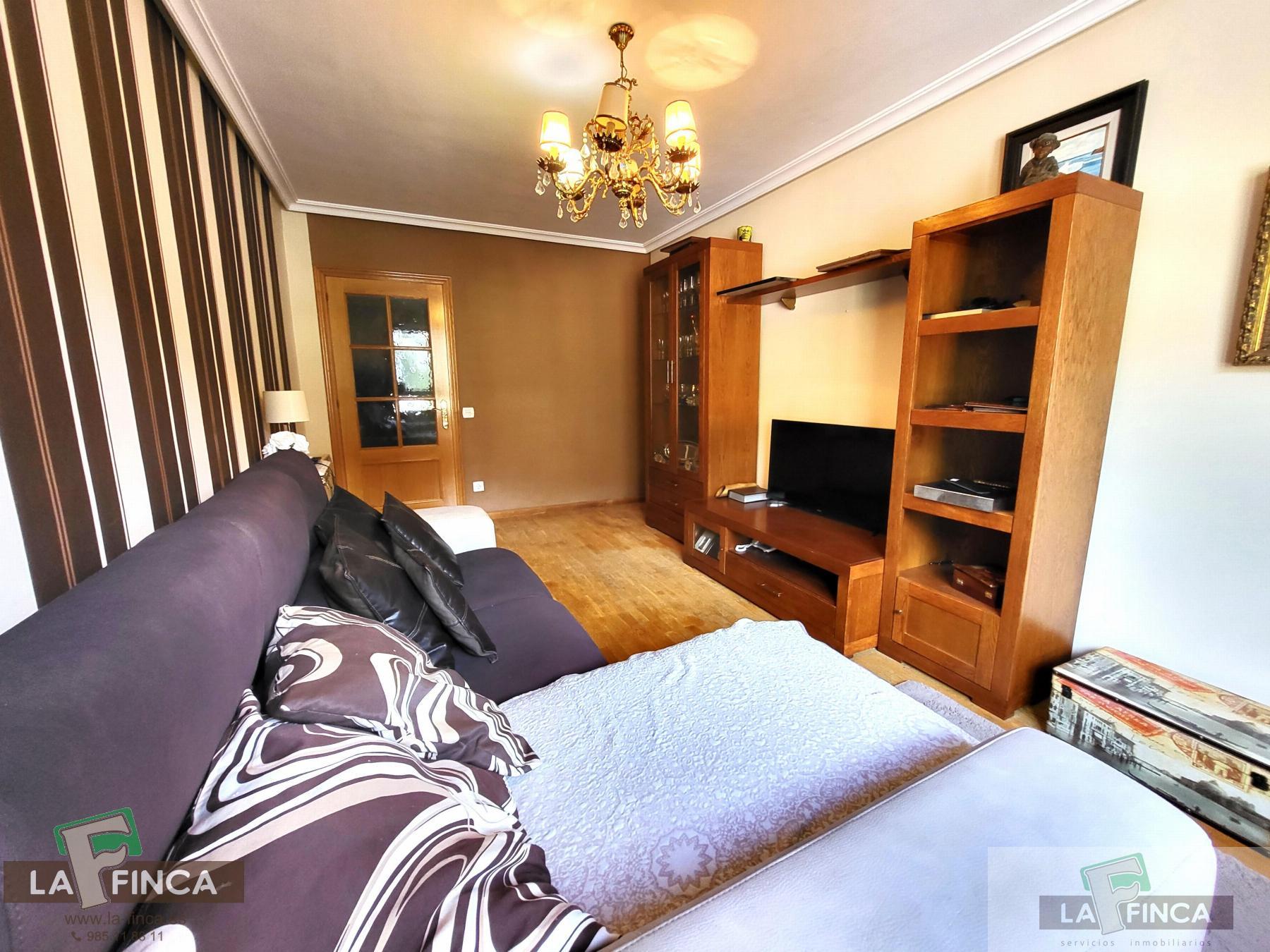 For sale of flat in Cangas del Narcea