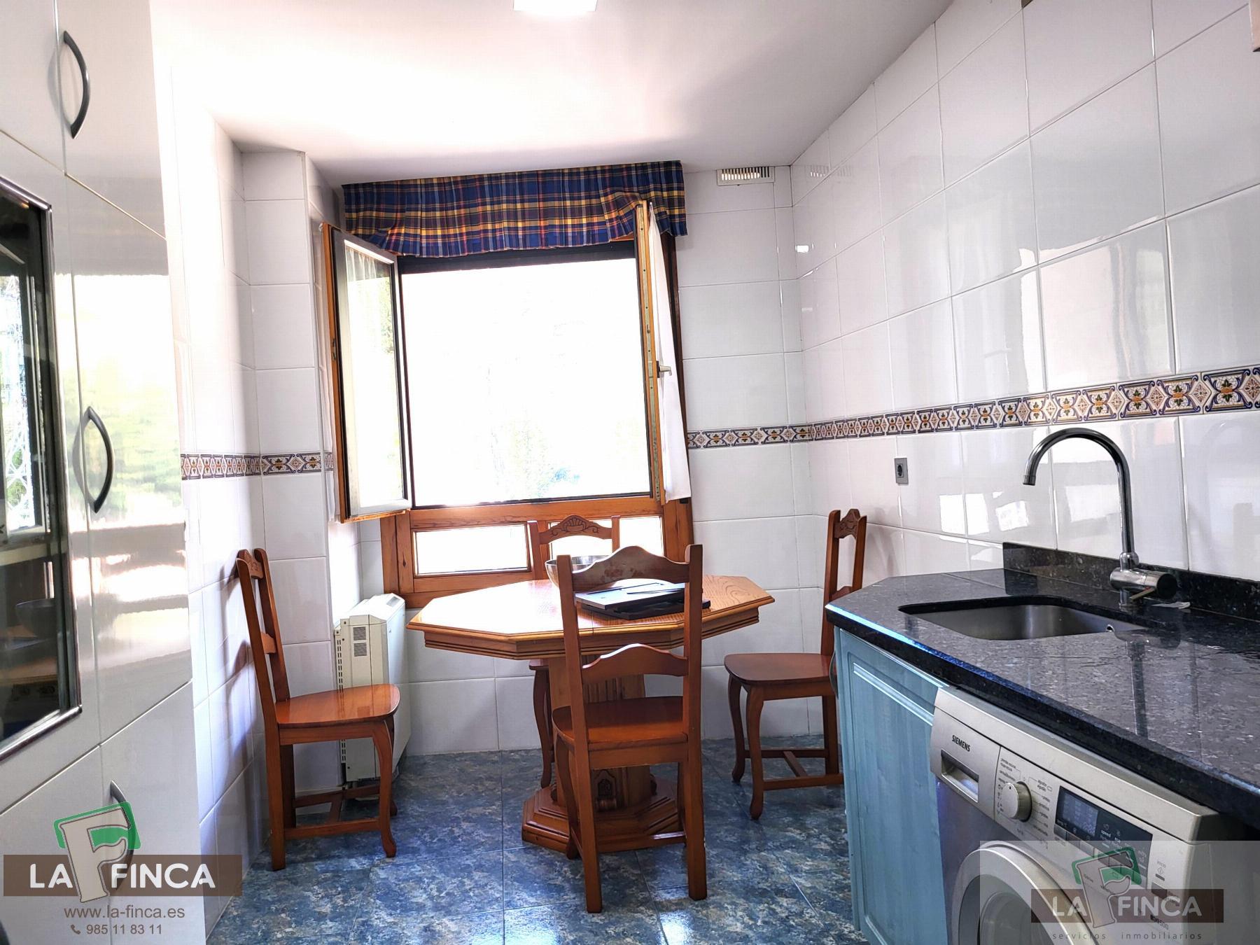 For sale of flat in Cangas del Narcea