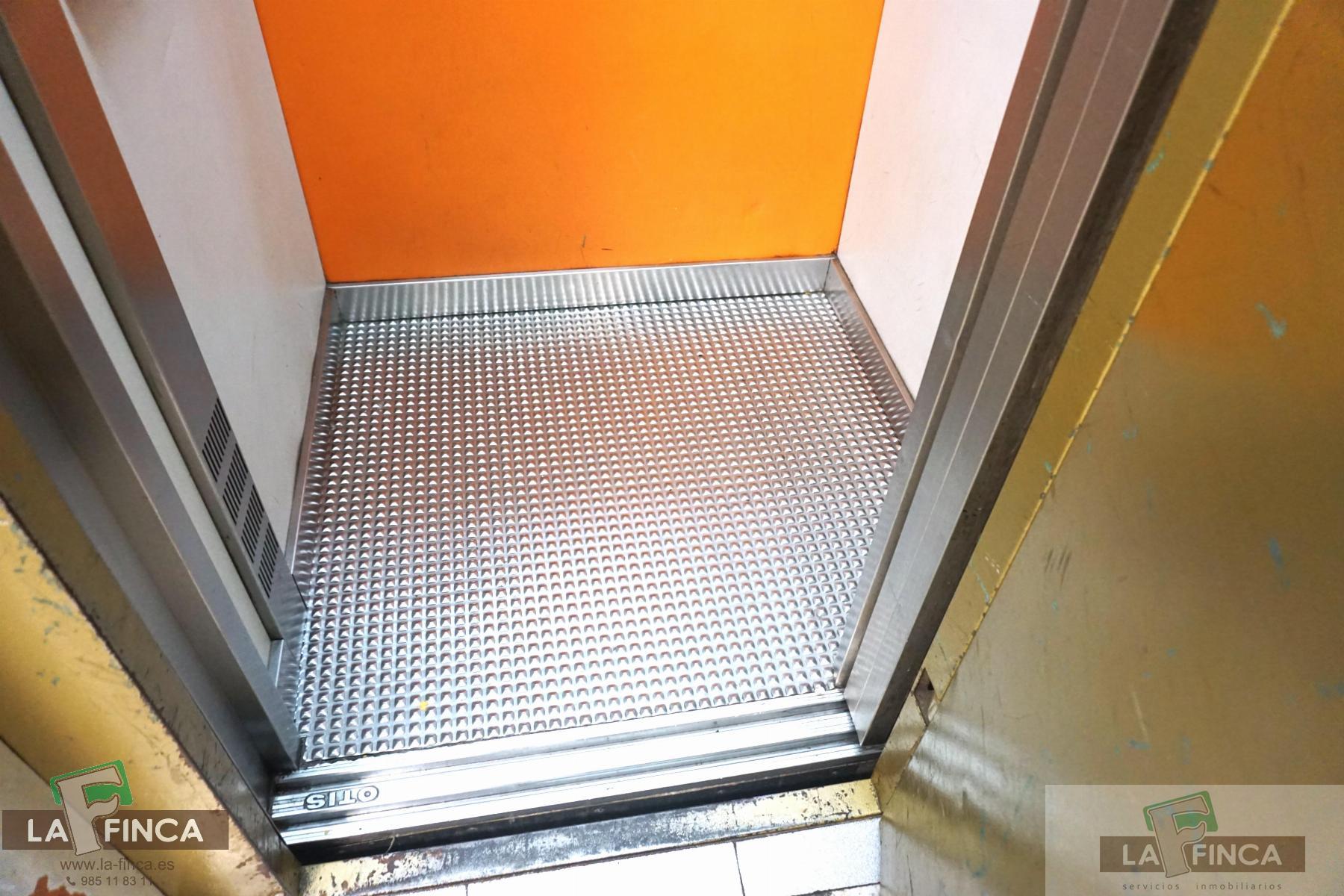 For sale of flat in Oviedo