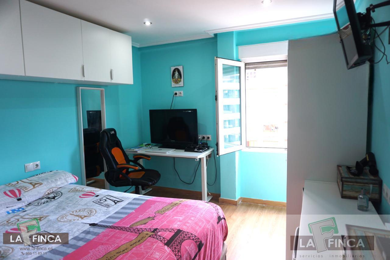 For sale of flat in Oviedo