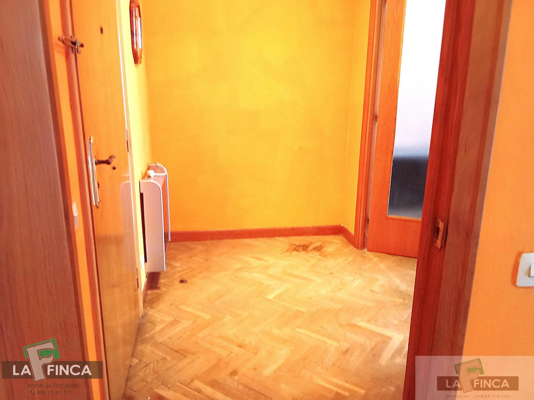 For sale of flat in Oviedo