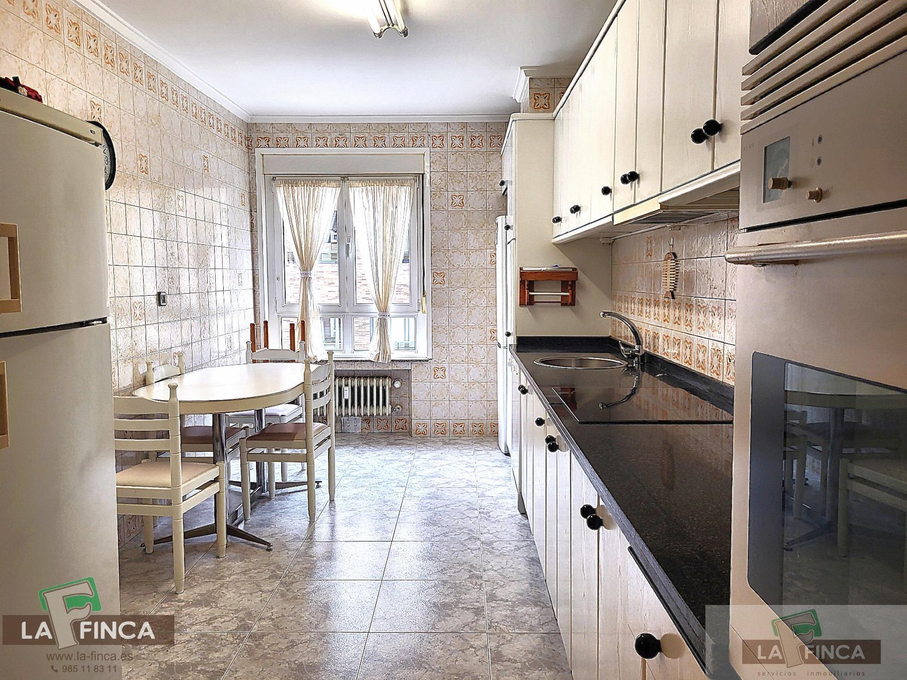 For sale of flat in Oviedo