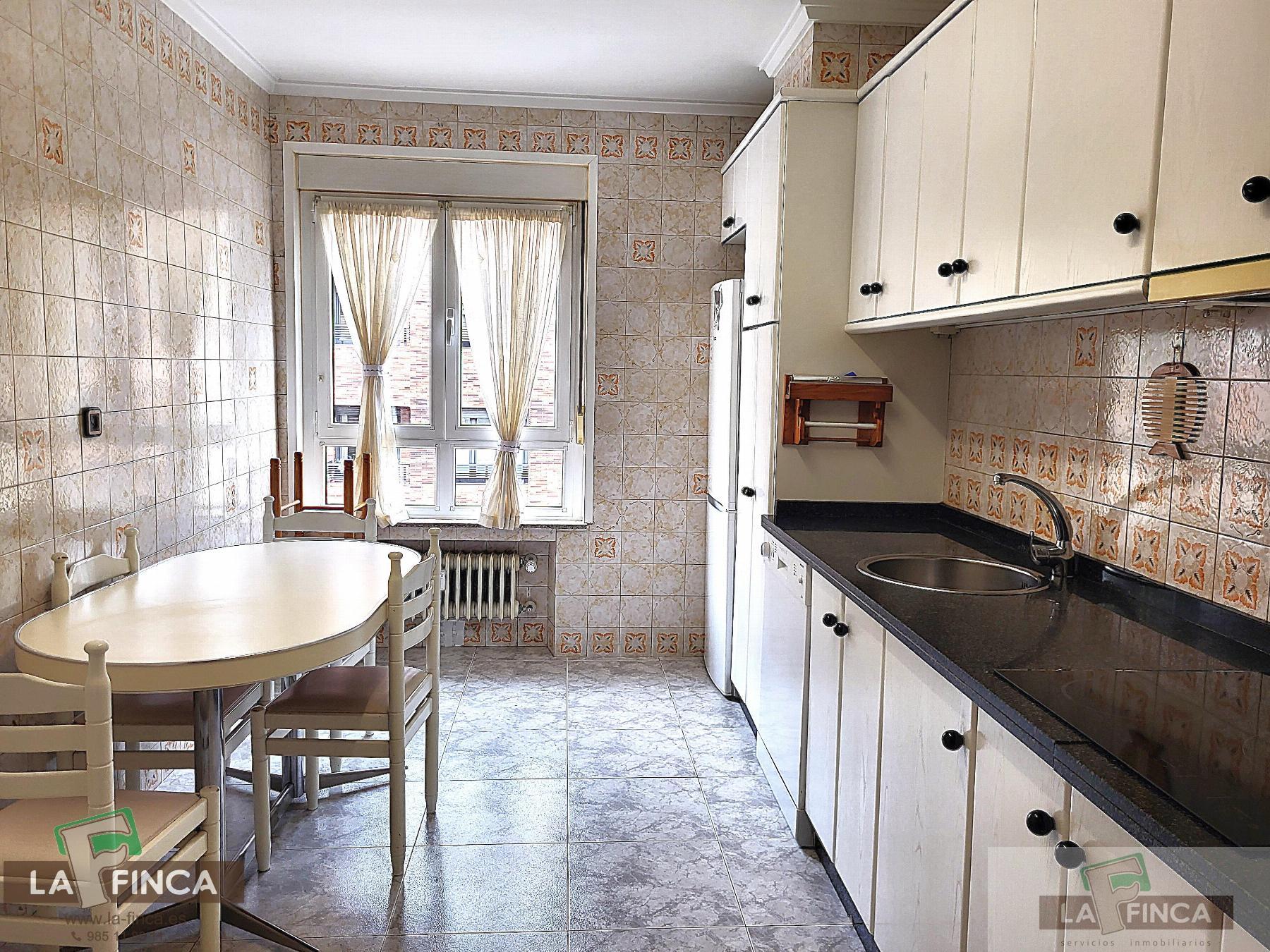 For sale of flat in Oviedo