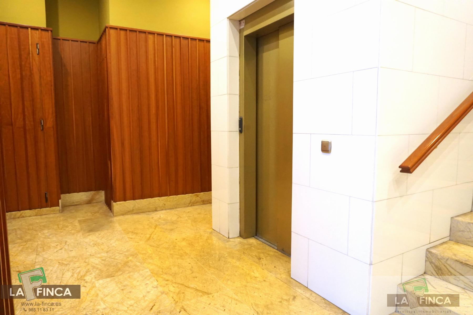 For sale of flat in Oviedo