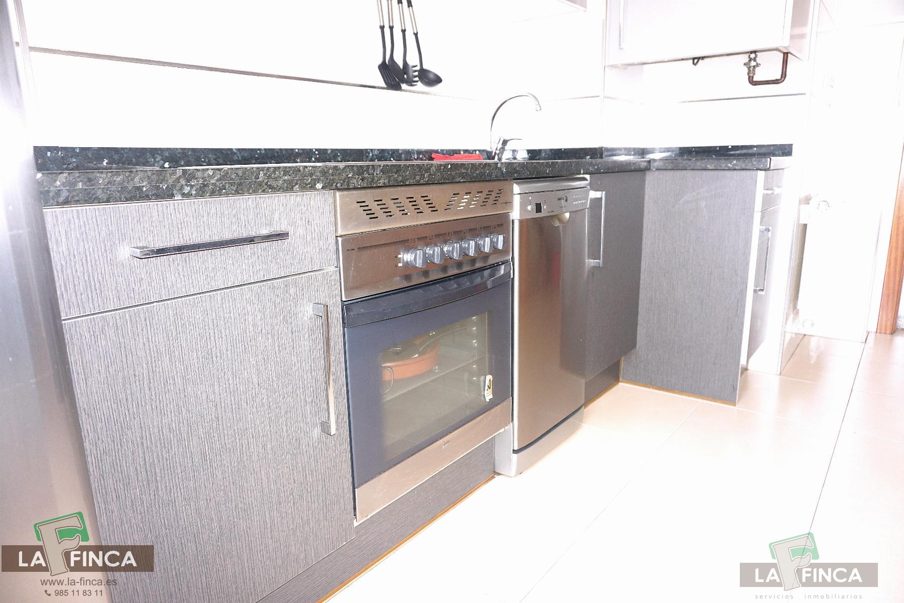 For sale of flat in Gijón