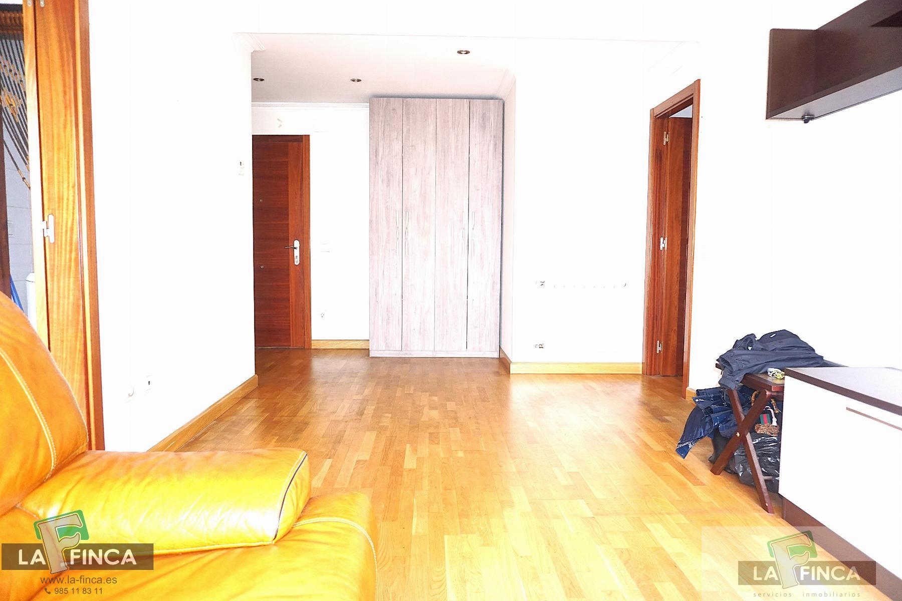 For sale of flat in Gijón
