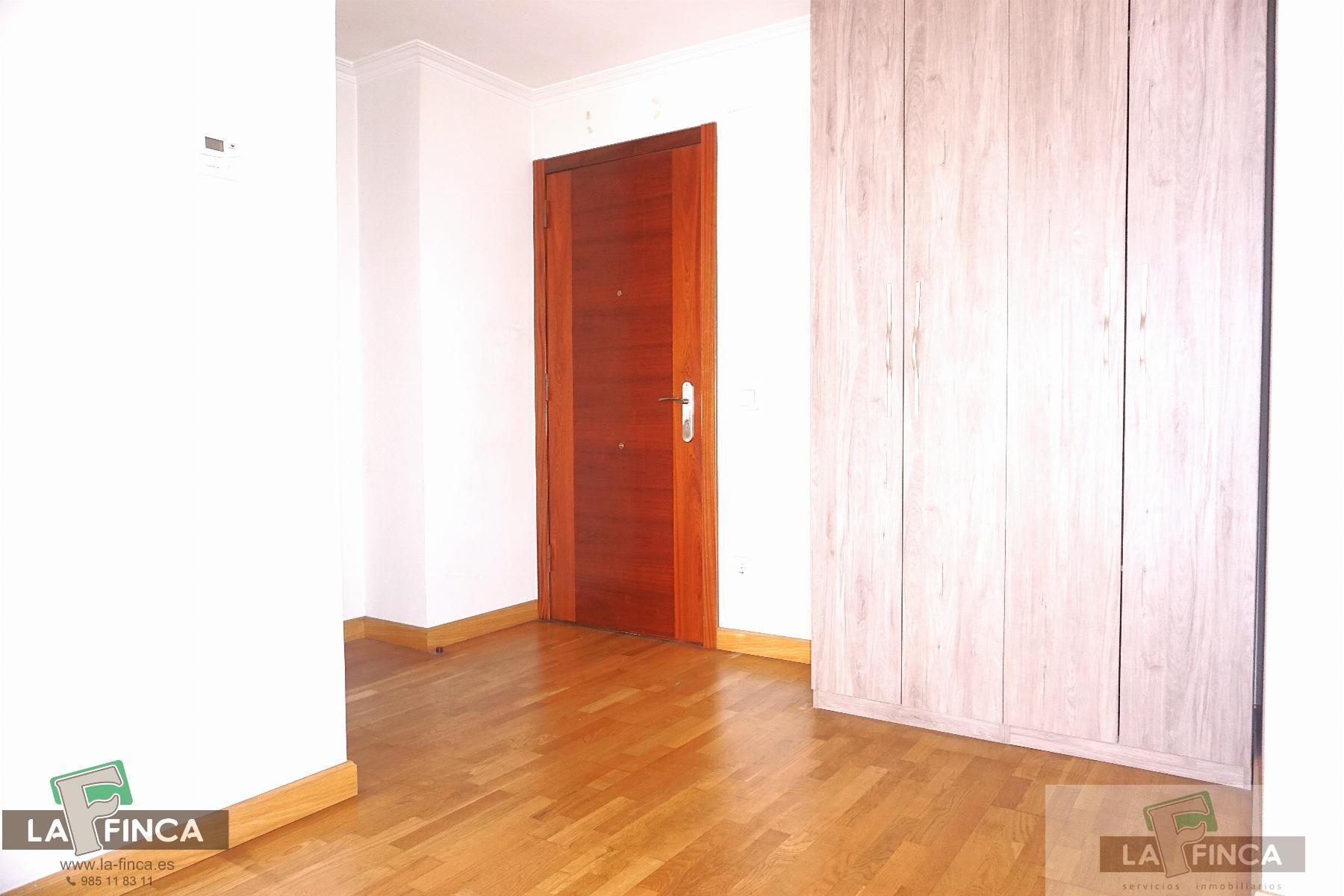 For sale of flat in Gijón