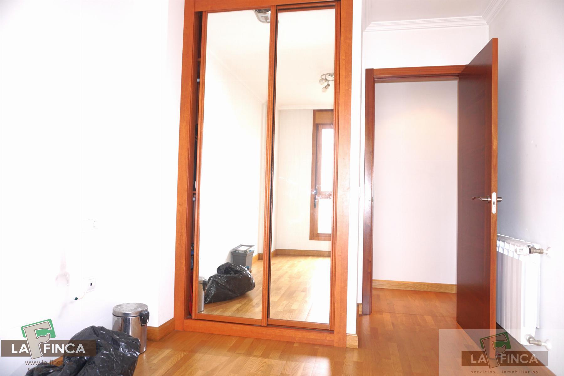 For sale of flat in Gijón