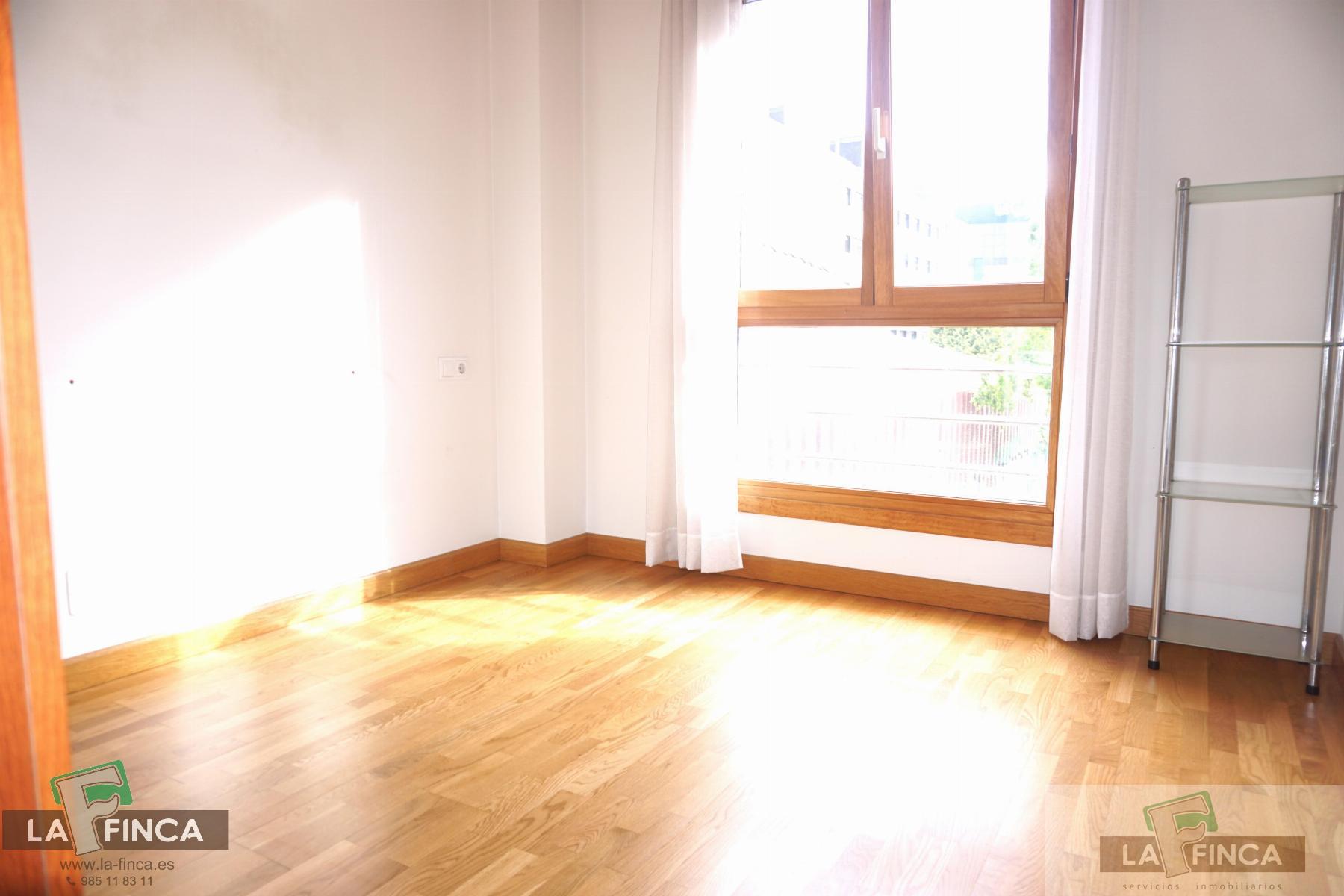 For sale of flat in Gijón
