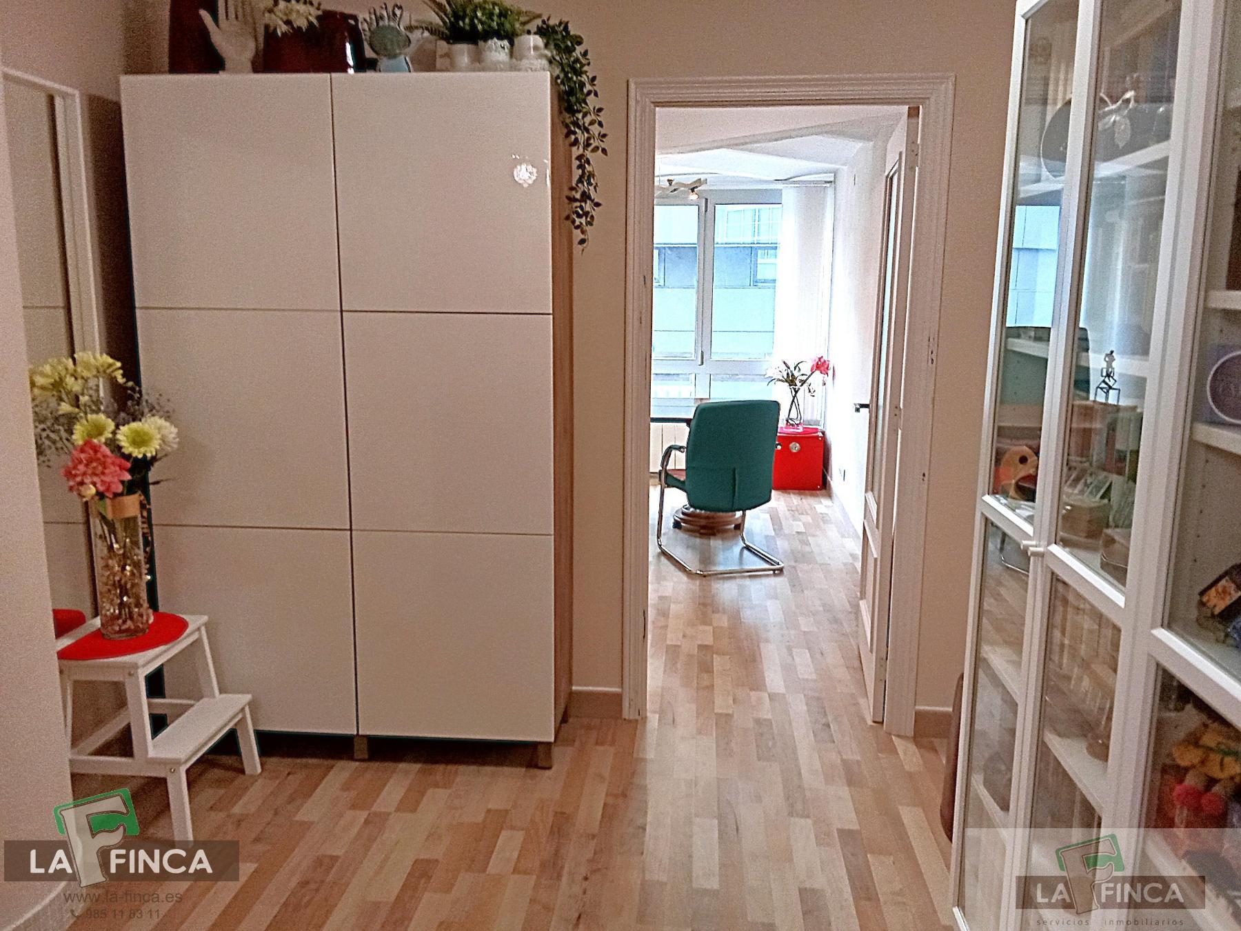 For sale of office in Oviedo