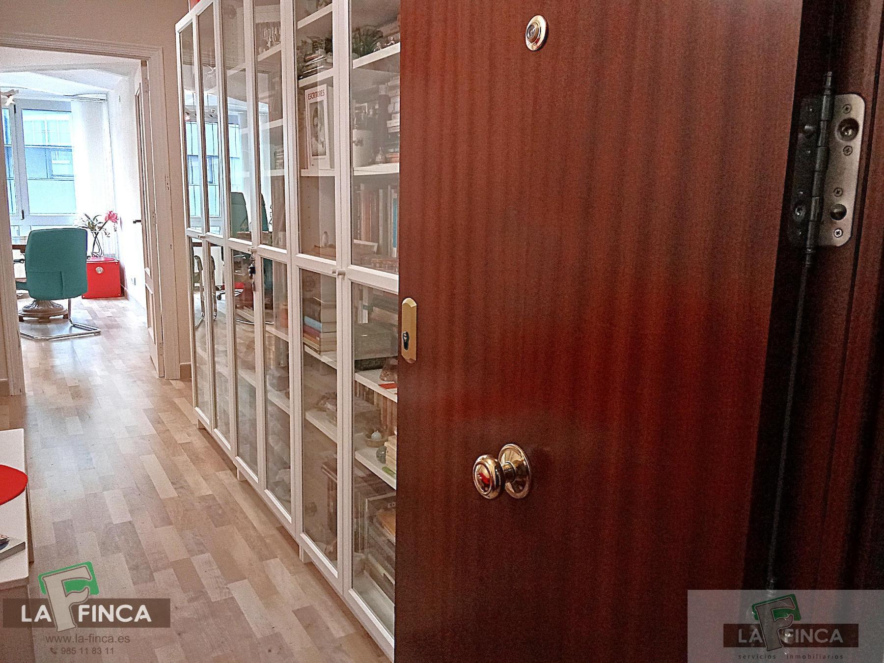 For sale of office in Oviedo
